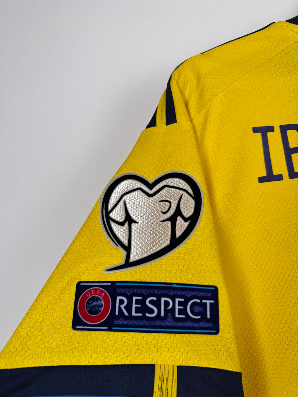 PSG FOOTBALL JERSEY 1997/1998 HOME - NGOTTY #4 (S)