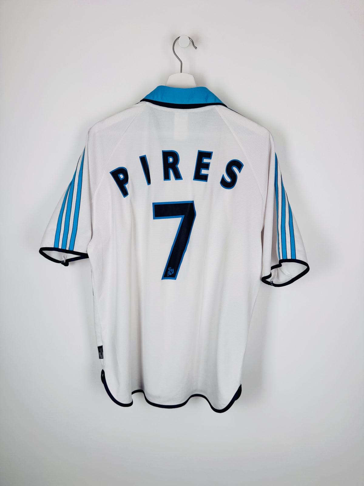 MAILLOT DE FOOTBALL OLYMPIQUE DE MARSEILLE 1999/2000 DOMICILE - ROBERT PIRES #7 (M)