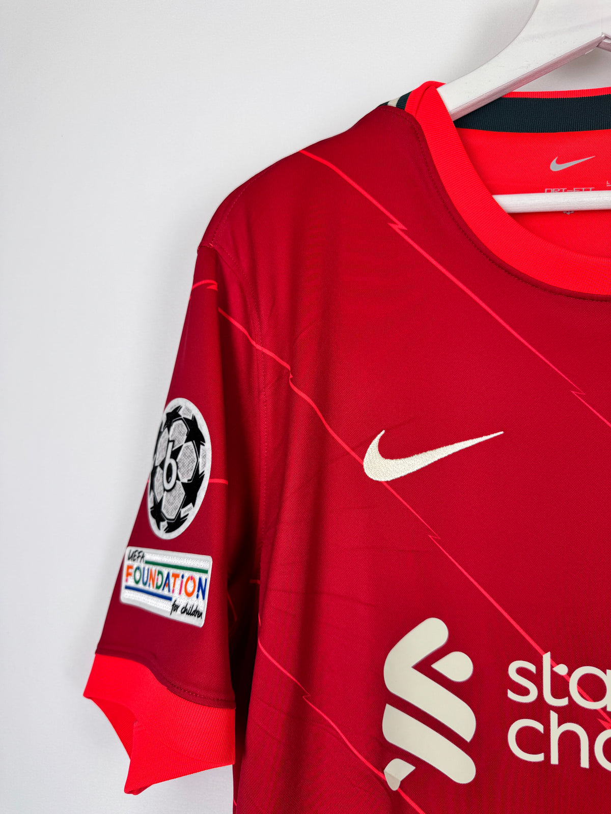 MAILLOT DE FOOTBALL LIVERPOOL 2021/2022 DOMICILE - MOHAMED SALAH #11 (L)