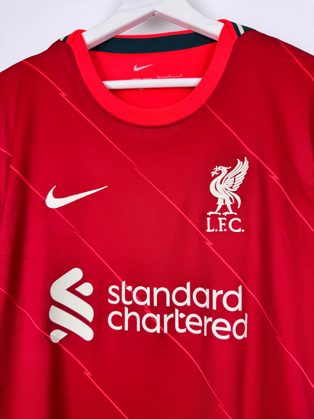 MAILLOT DE FOOTBALL LIVERPOOL 2021/2022 DOMICILE - MOHAMED SALAH #11 (L)