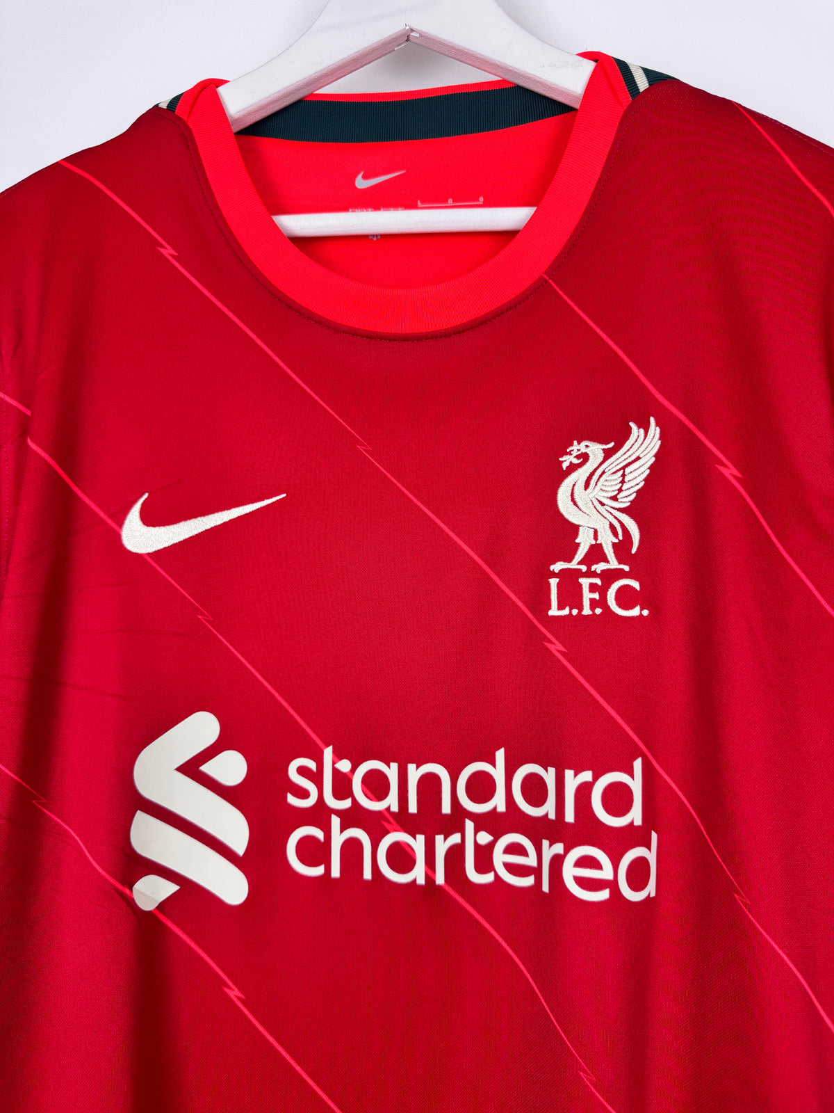 MAILLOT DE FOOTBALL LIVERPOOL 2021/2022 DOMICILE - MOHAMED SALAH #11 (L)