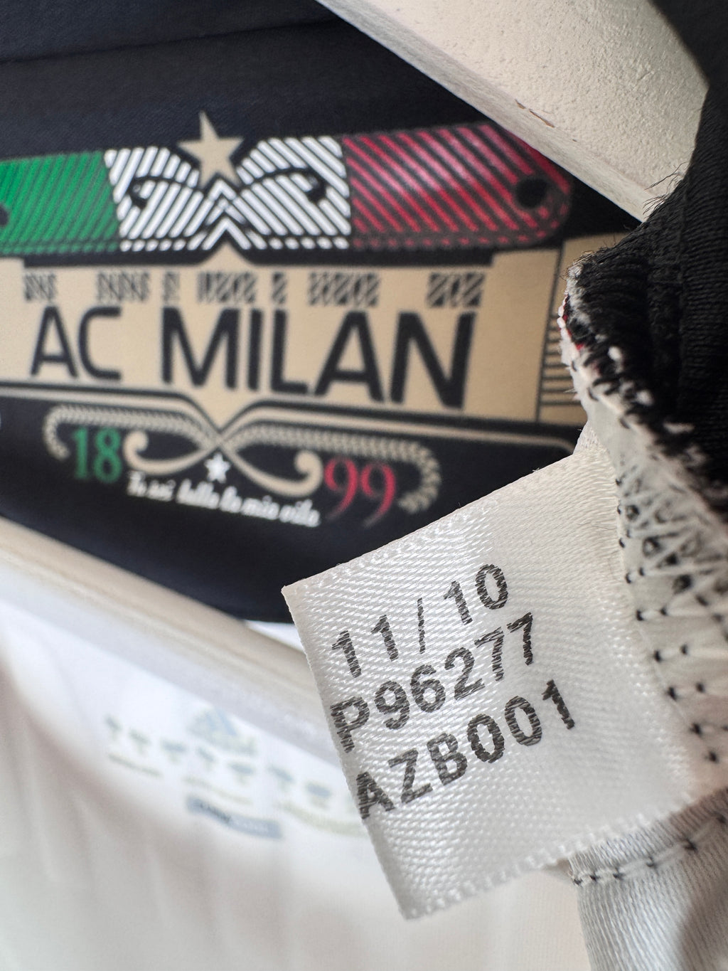 MAILLOT DE FOOTBALL AC MILAN 2010/2011 EXTÉRIEUR - ZLATAN IBRAHIMOVIC #11 (XL)