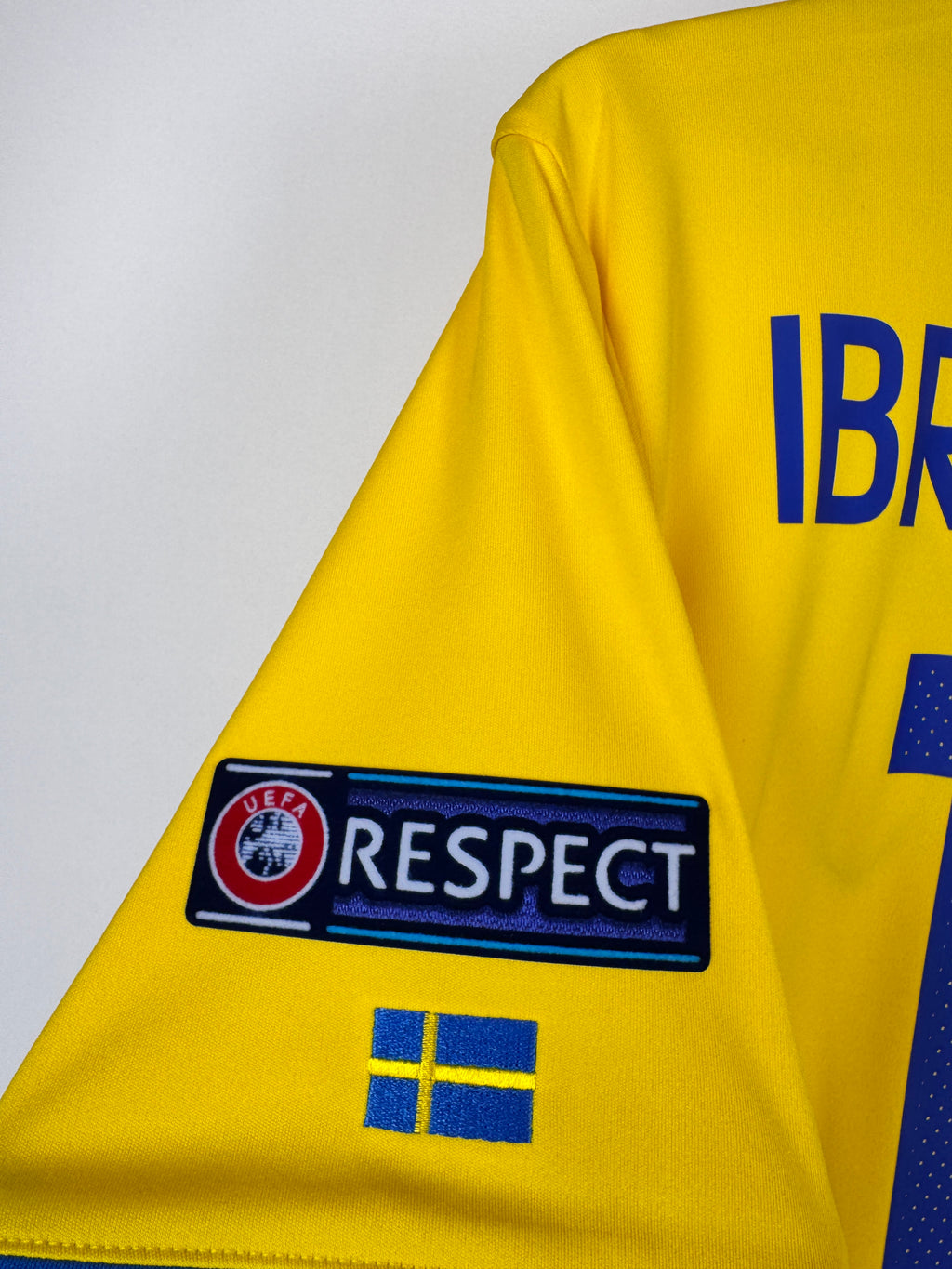 MAILLOT DE FOOTBALL SUÈDE 2016 DOMICILE NEUF AVEC ÉTIQUETTE - ZLATAN IBRAHIMOVIC #10 (S)
