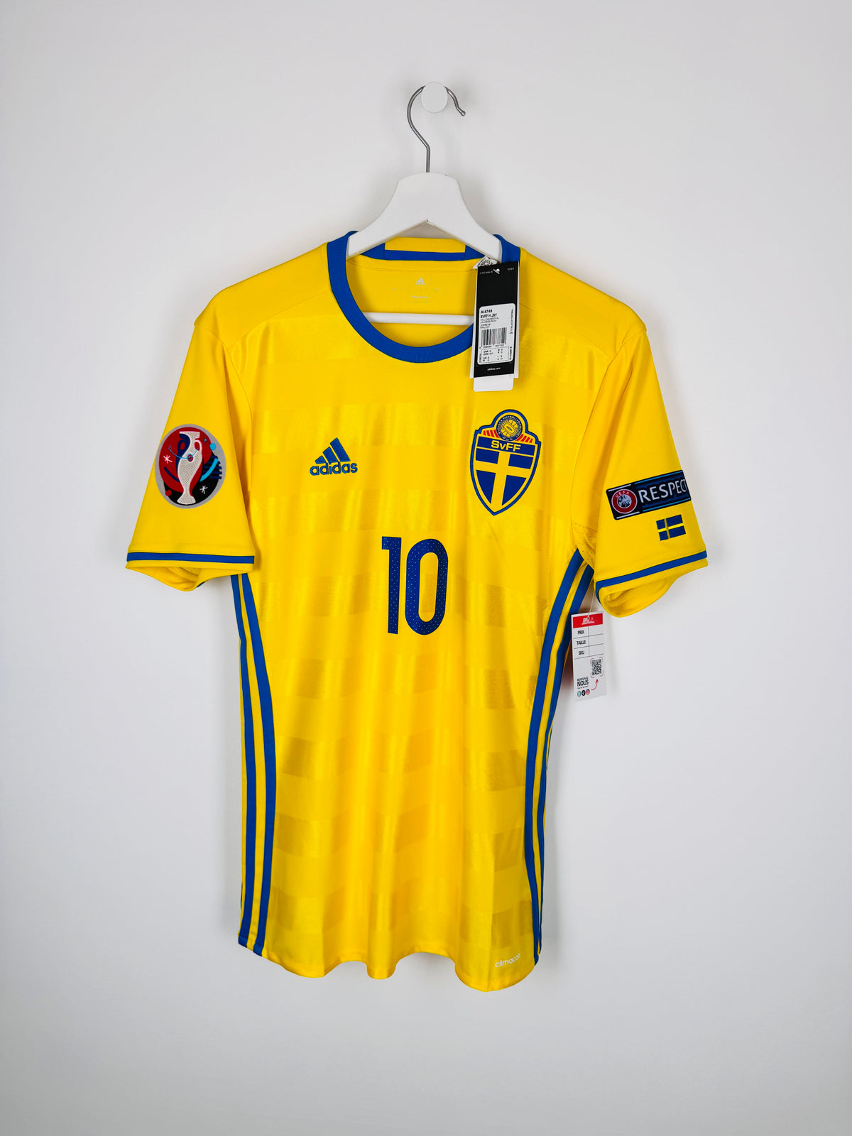 MAILLOT DE FOOTBALL SUÈDE 2016 DOMICILE NEUF AVEC ÉTIQUETTE - ZLATAN IBRAHIMOVIC #10 (S)
