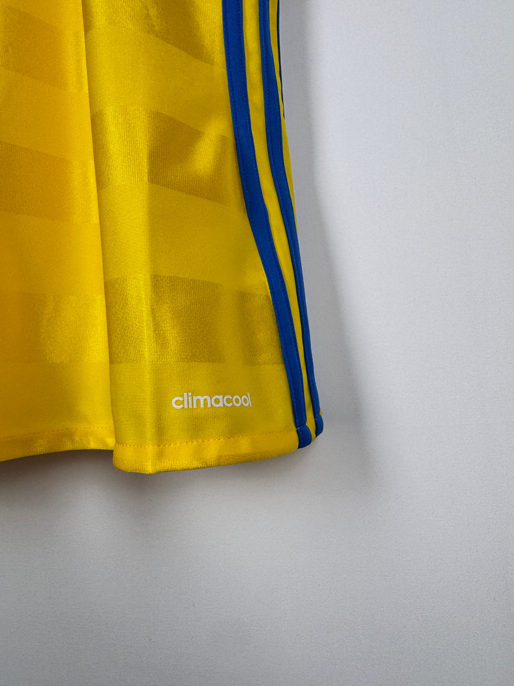 MAILLOT DE FOOTBALL SUÈDE 2016 DOMICILE NEUF AVEC ÉTIQUETTE - ZLATAN IBRAHIMOVIC #10 (S)