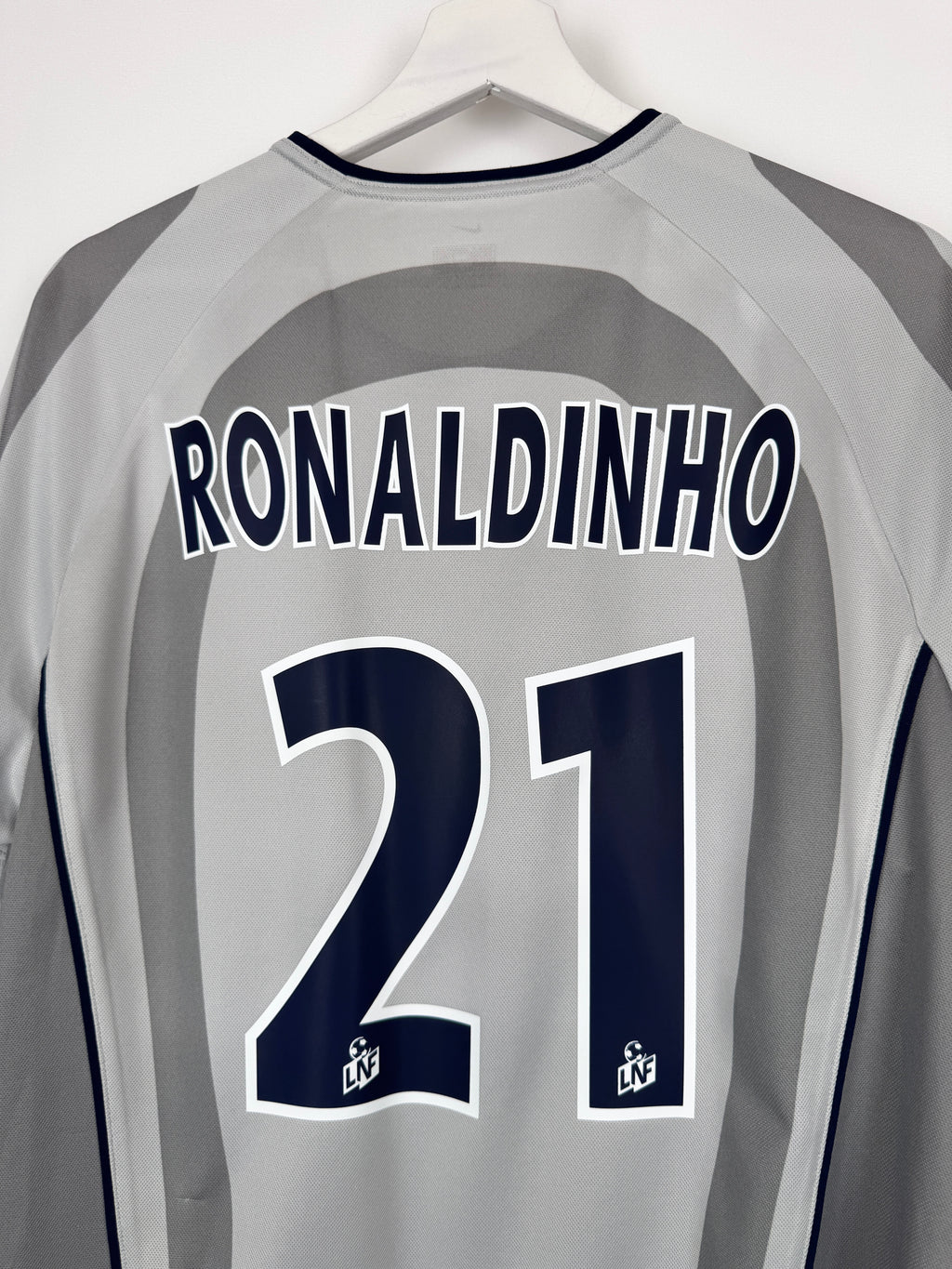 MAILLOT DE FOOTBALL PSG 2001/2002 EXTÉRIEUR - RONALDINHO #21 (M)