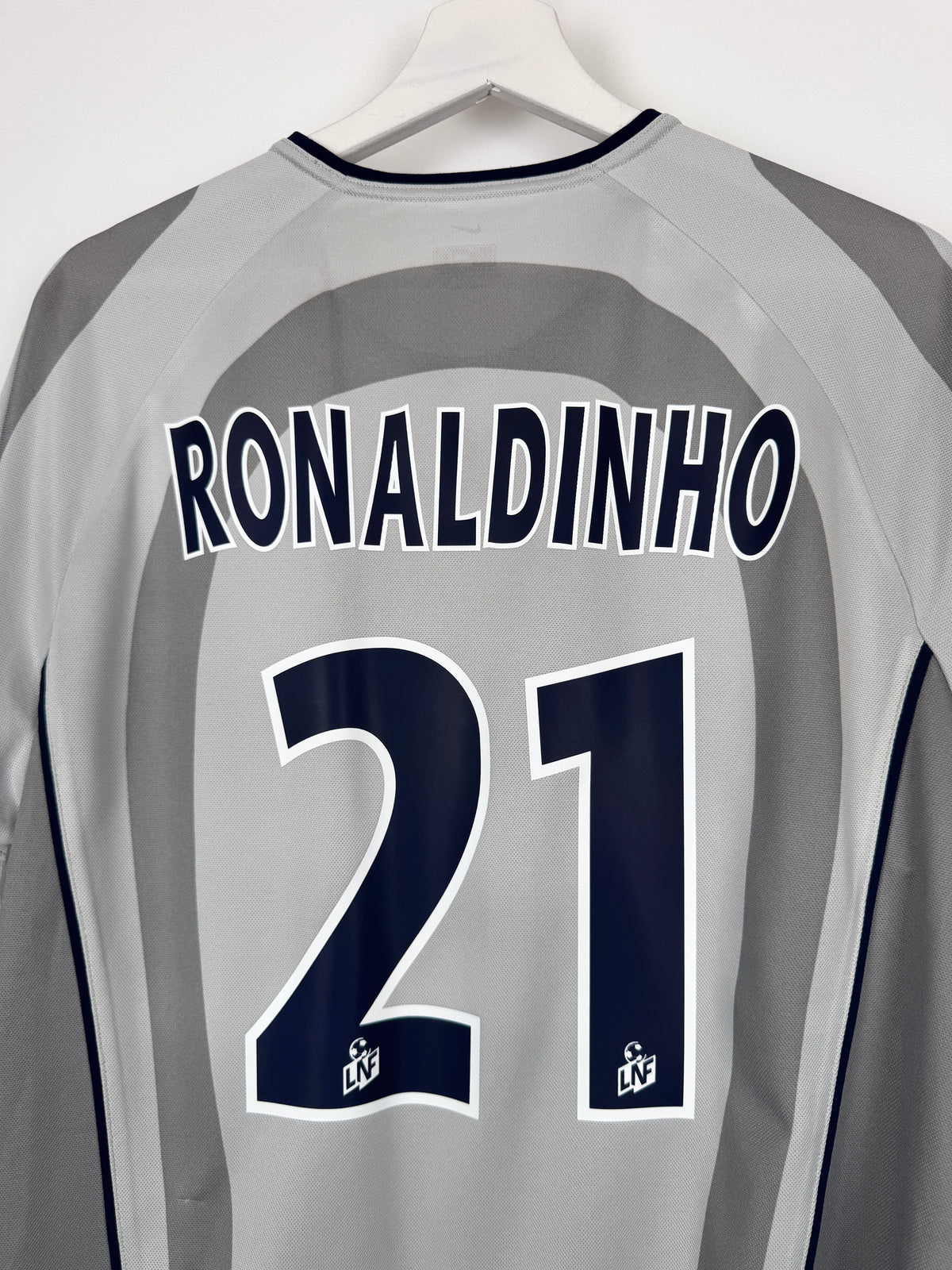 MAILLOT DE FOOTBALL PSG 2001/2002 EXTÉRIEUR - RONALDINHO #21 (M)