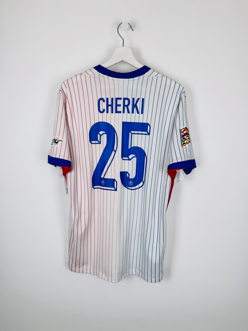MAILLOT DE FOOTBALL ÉQUIPE DE FRANCE 2024 EXTÉRIEUR - RAYAN CHERKI #25 (L)
