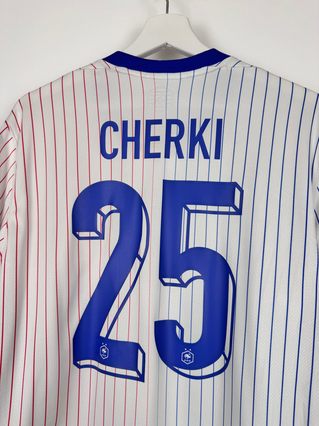 MAILLOT DE FOOTBALL ÉQUIPE DE FRANCE 2024 EXTÉRIEUR - RAYAN CHERKI #25 (L)