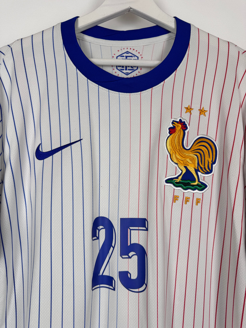MAILLOT DE FOOTBALL ÉQUIPE DE FRANCE 2024 EXTÉRIEUR - RAYAN CHERKI #25 (L)
