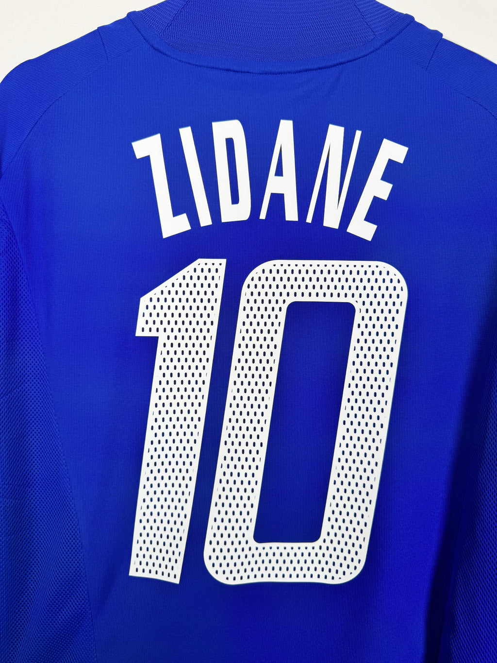 FRANCE 2002 HOME FOOTBALL JERSEY - ZIDANE #10 (XL)