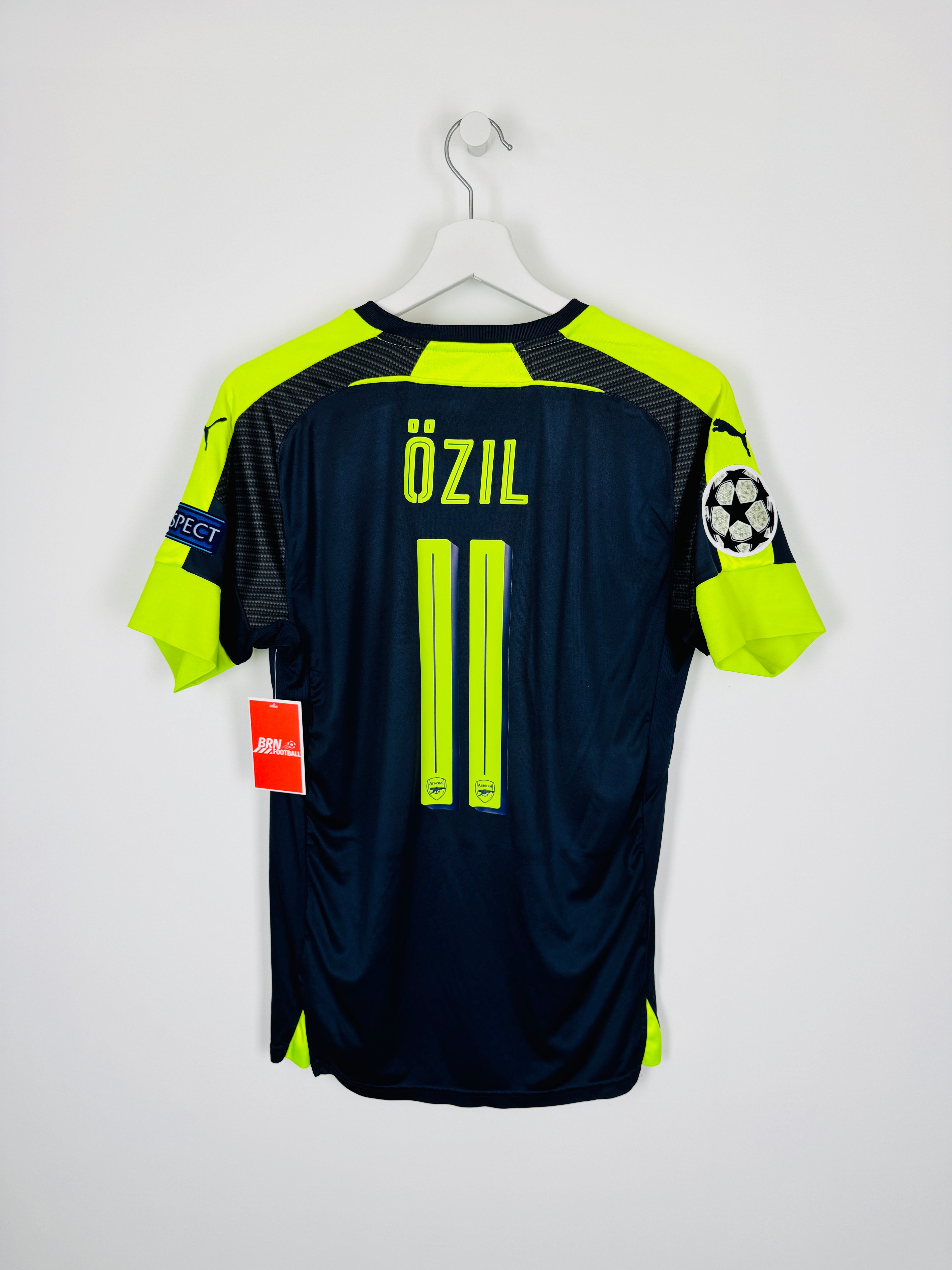 ARSENAL 2016/2017 THIRD FOOTBALL SHIRT - OZIL #11 (S)