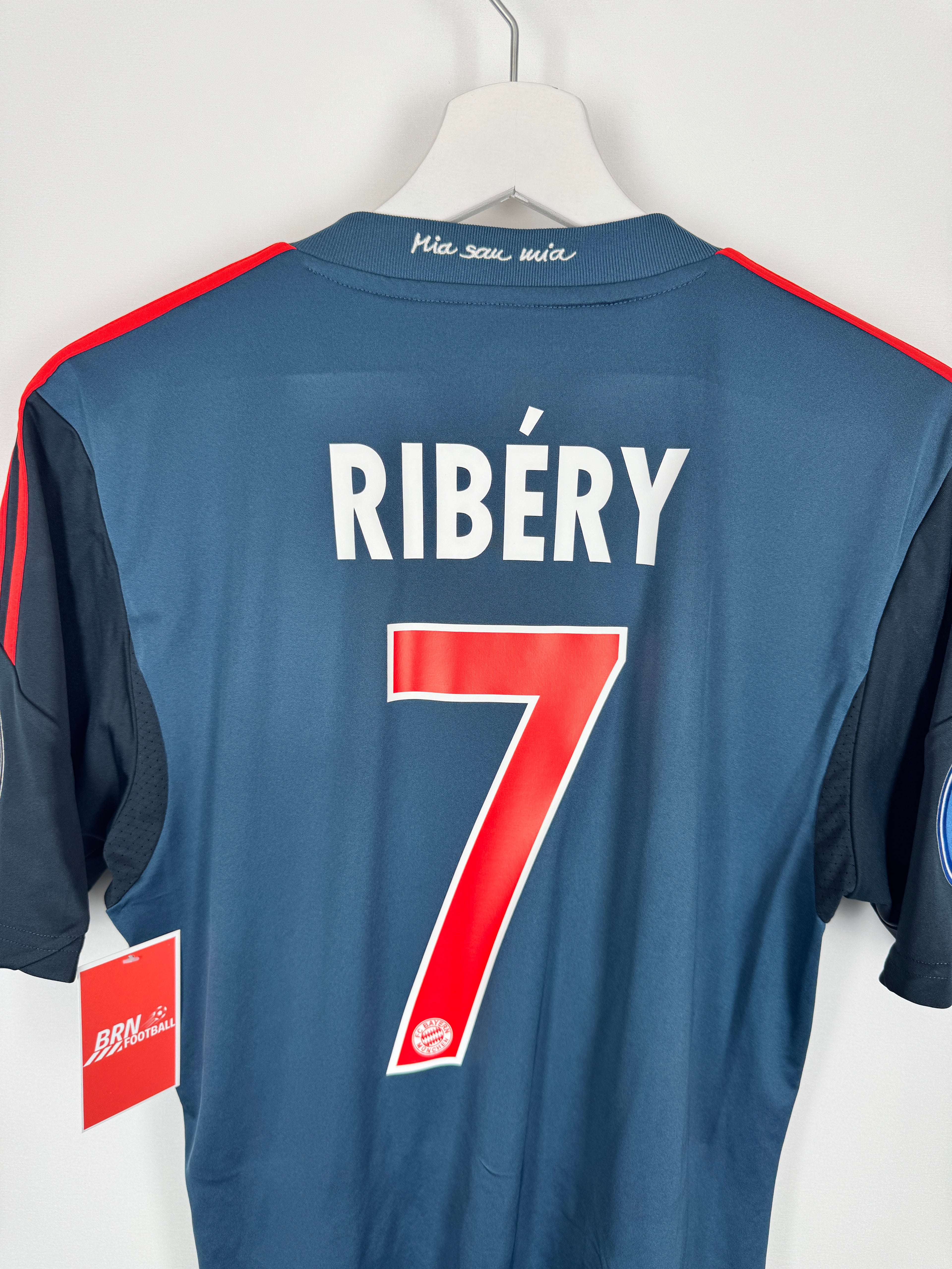 BAYERN MUNICH 2013/2014 THIRD FOOTBALL JERSEY - RIBÉRY #7 (S)