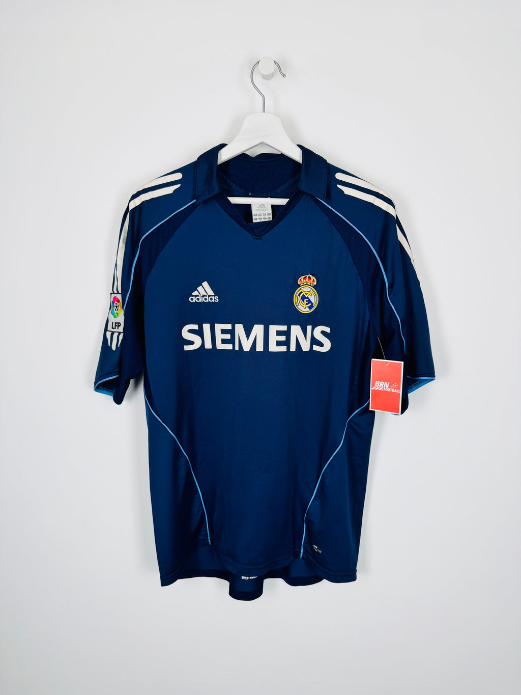 REAL MADRID 2005/2006 AWAY FOOTBALL SHIRT - ZIDANE #5 (M)