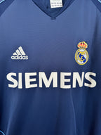 REAL MADRID 2005/2006 AWAY FOOTBALL SHIRT - ZIDANE #5 (M)