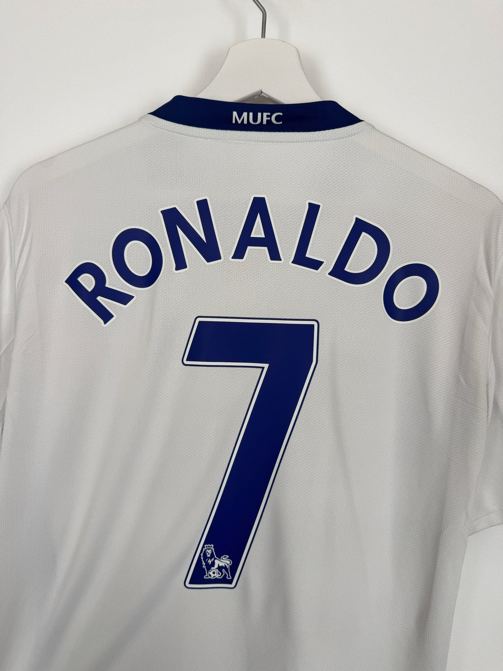 MANCHESTER UNITED 2008/2009 AWAY FOOTBALL SHIRT - RONALDO #7 (M)