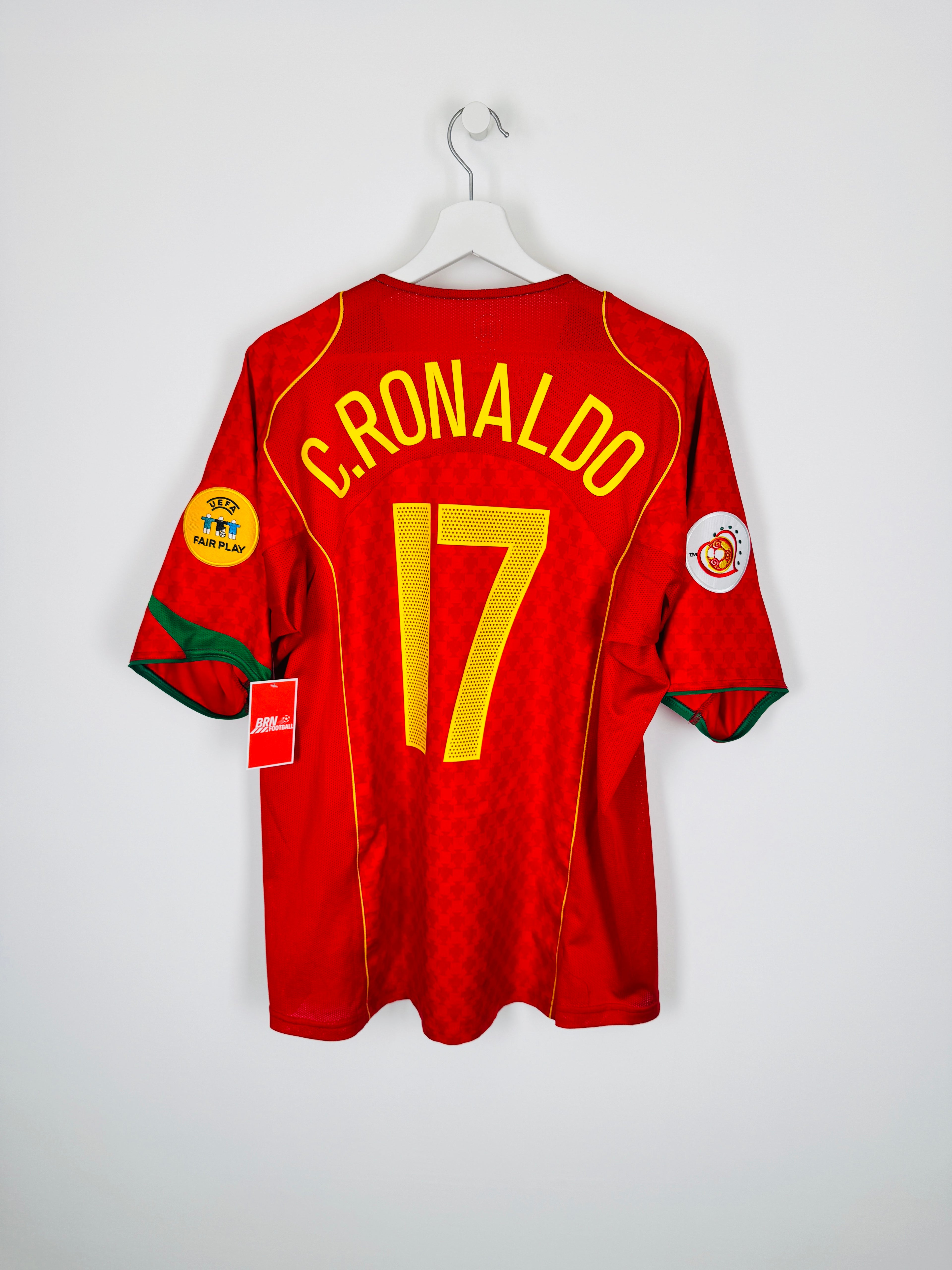 PORTUGAL 2004 HOME FOOTBALL SHIRT - RONALDO #17 (L)
