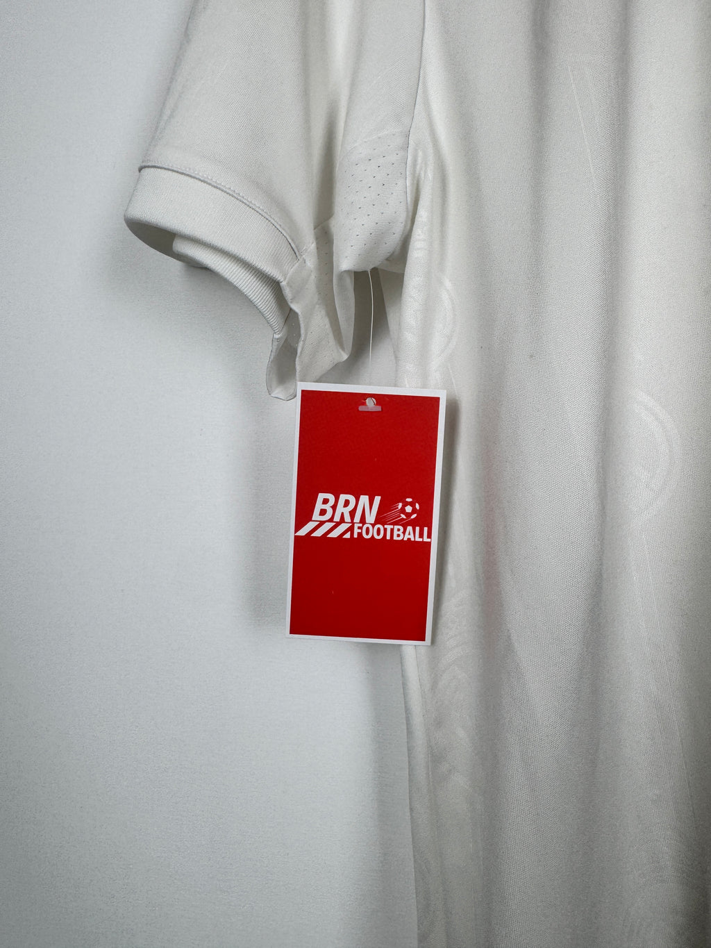 REAL MADRID 2022/2023 HOME FOOTBALL JERSEY - BENZEMA #9 BALLON D'OR (M)