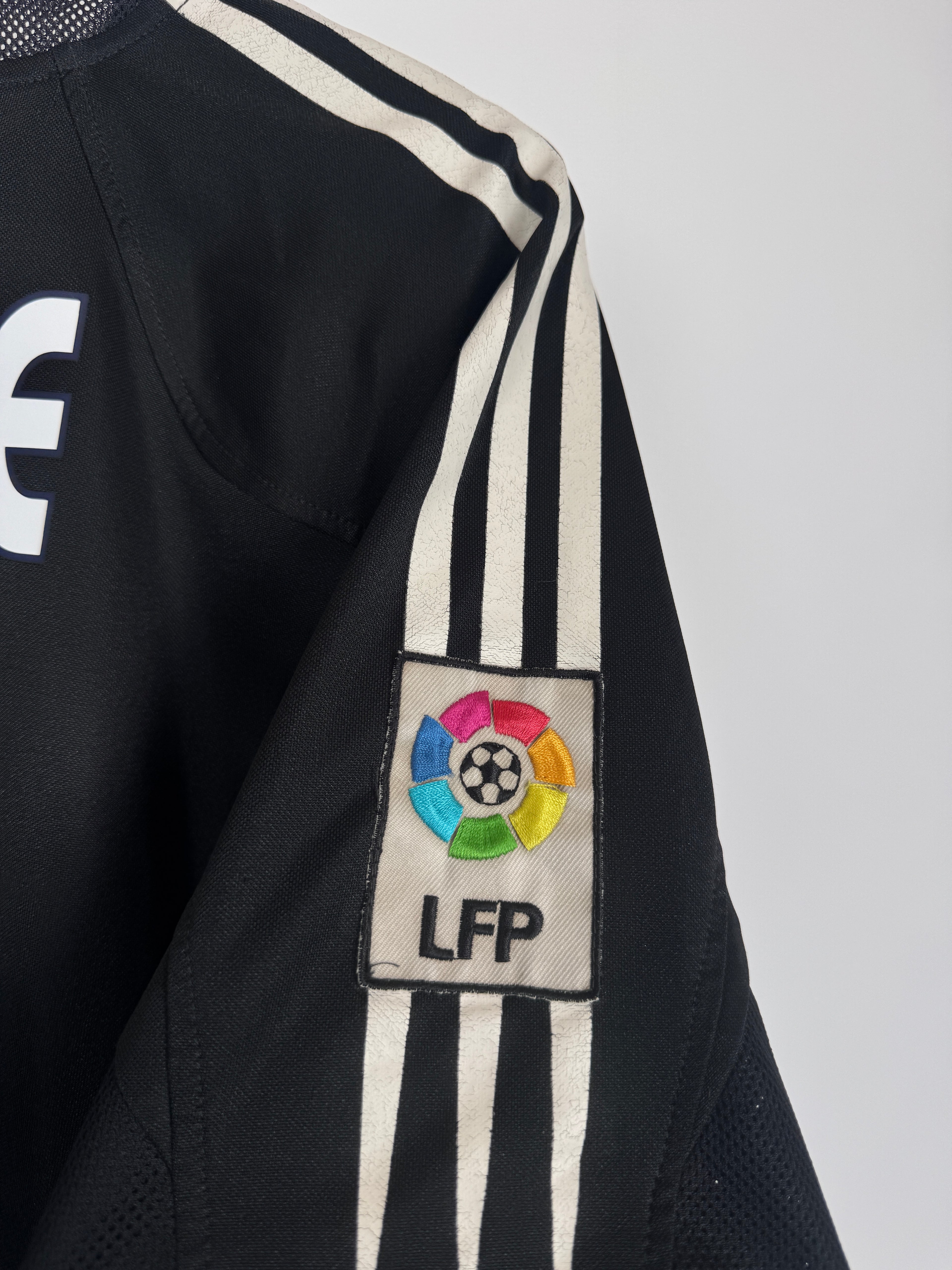 MAILLOT DE FOOTBALL REAL MADRID 2004/2005 EXTÉRIEUR - ZINÉDINE ZIDANE #5 (M)