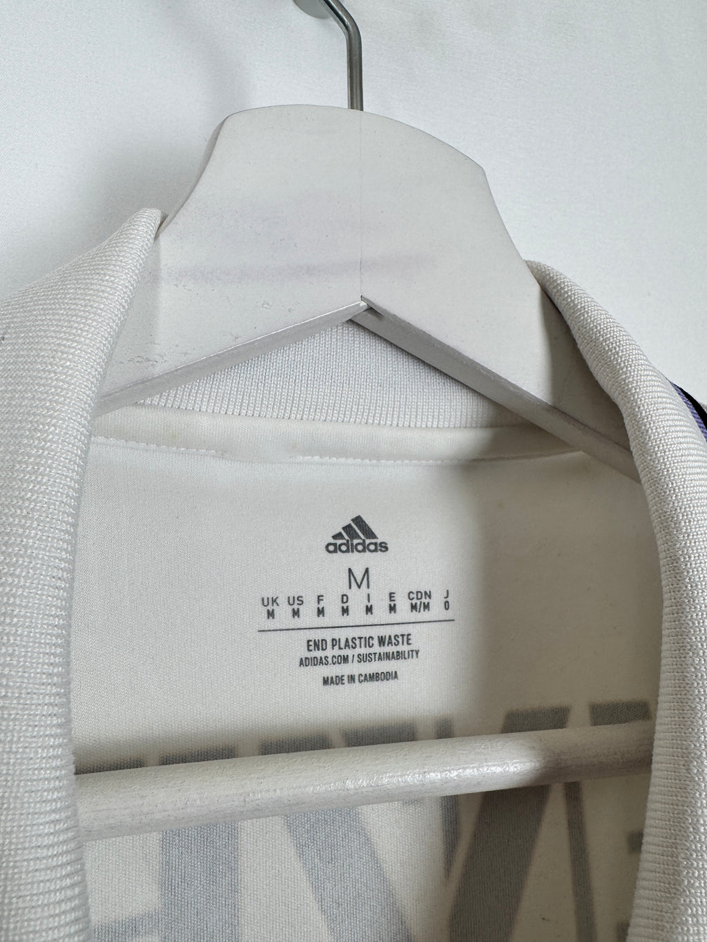 REAL MADRID 2022/2023 HOME FOOTBALL JERSEY - BENZEMA #9 BALLON D'OR (M)