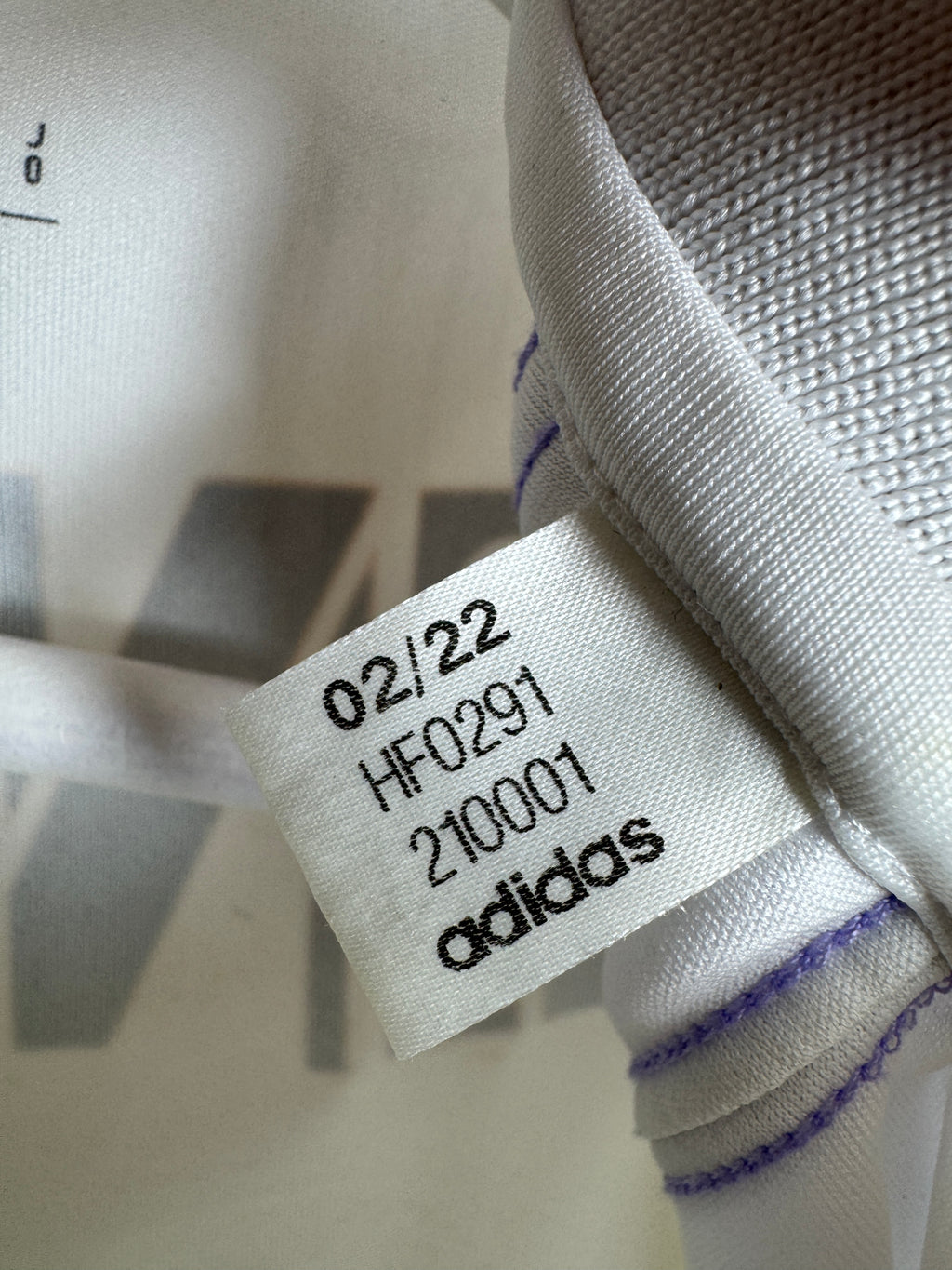 REAL MADRID 2022/2023 HOME FOOTBALL JERSEY - BENZEMA #9 BALLON D'OR (M)