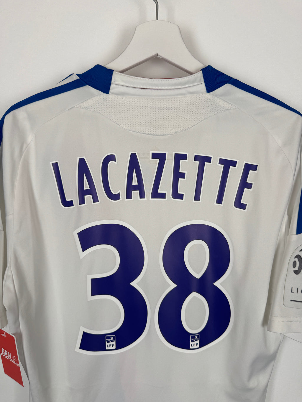 OLYMPIQUE LYONNAIS 2010/2011 HOME FOOTBALL SHIRT - LACAZETTE #38 (M)
