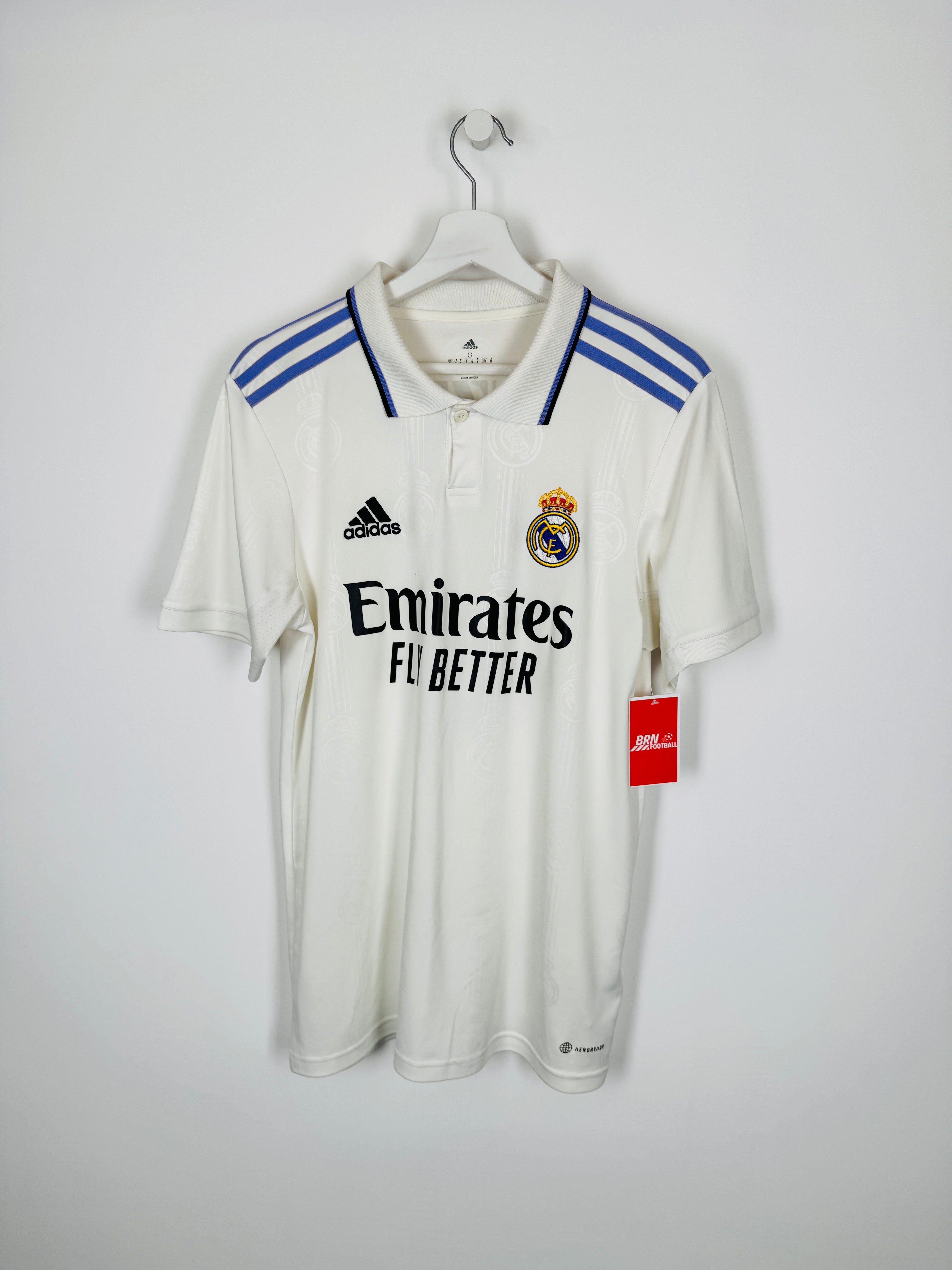 REAL MADRID 2022/2023 HOME FOOTBALL JERSEY - BENZEMA #9 BALLON D'OR (S)