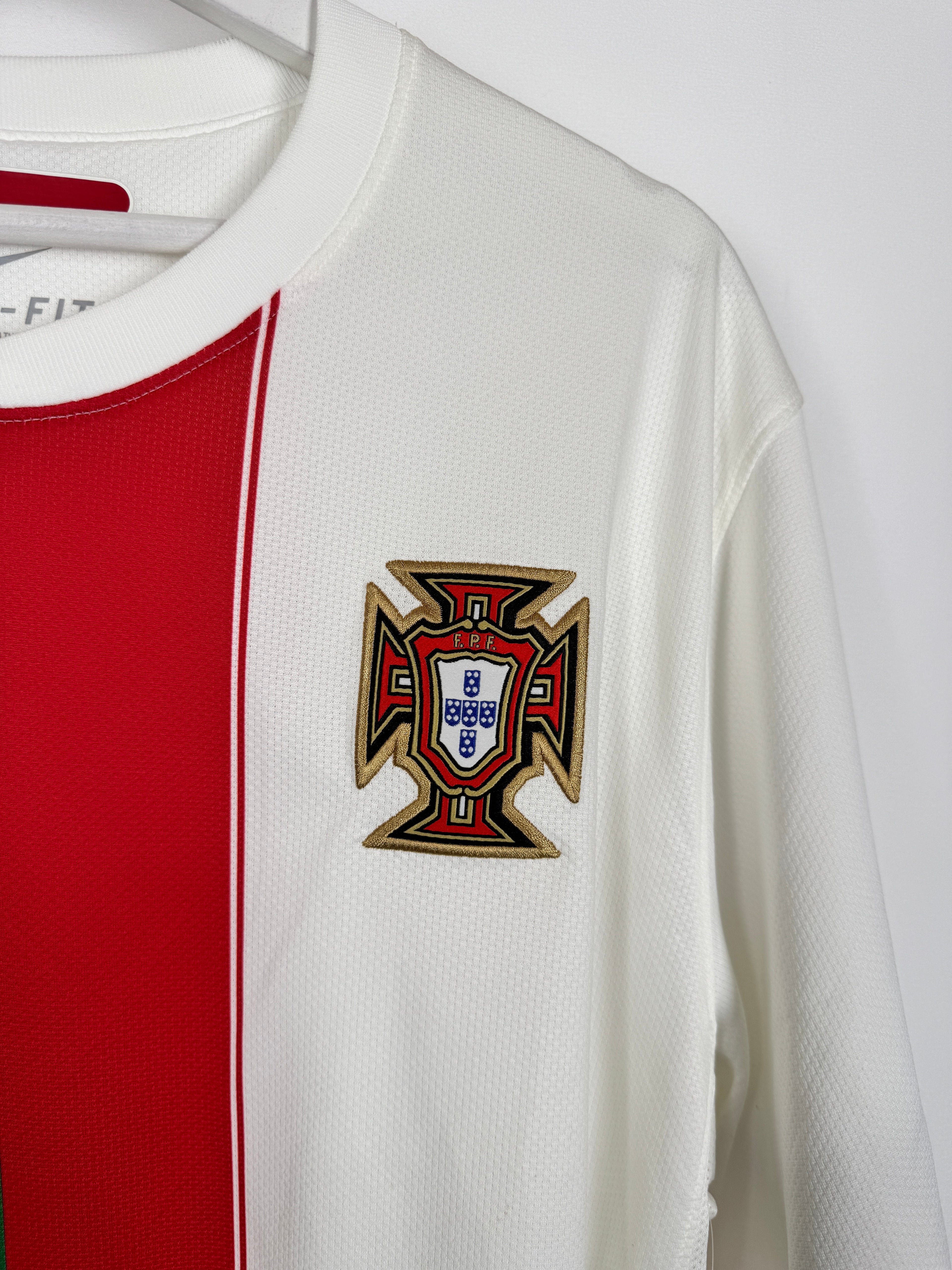 PORTUGAL 2010 AWAY FOOTBALL SHIRT - RONALDO #7 (XL)