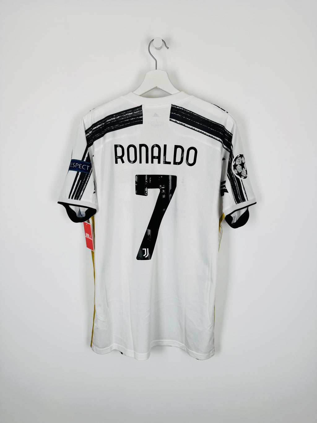 JUVENTUS HOME FOOTBALL SHIRT 2020/2021 - RONALDO #7 (L)