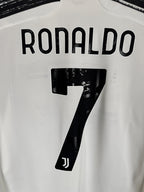 JUVENTUS HOME FOOTBALL SHIRT 2020/2021 - RONALDO #7 (L)