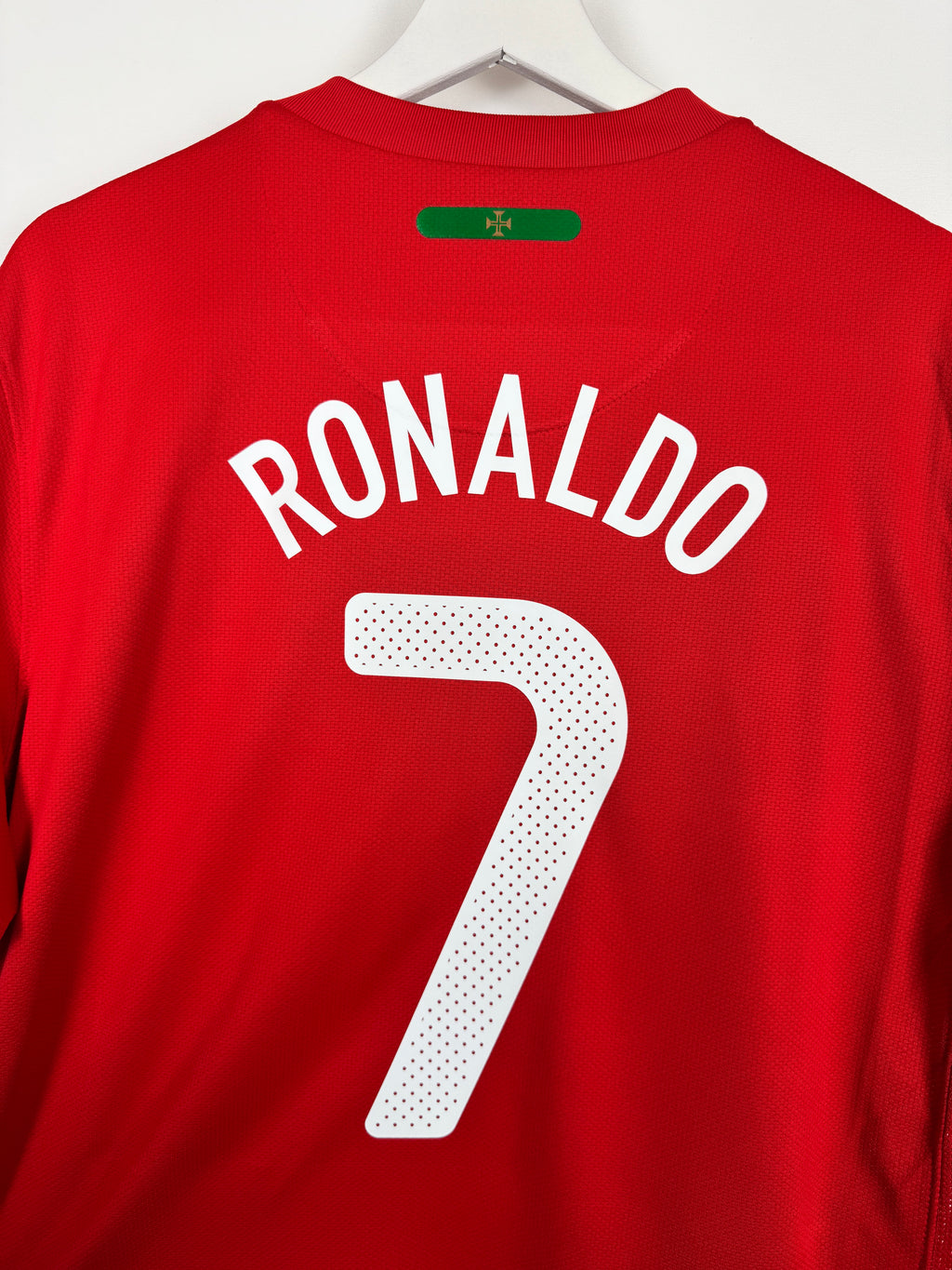 PORTUGAL 2010 HOME FOOTBALL JERSEY - RONALDO #7 (L)