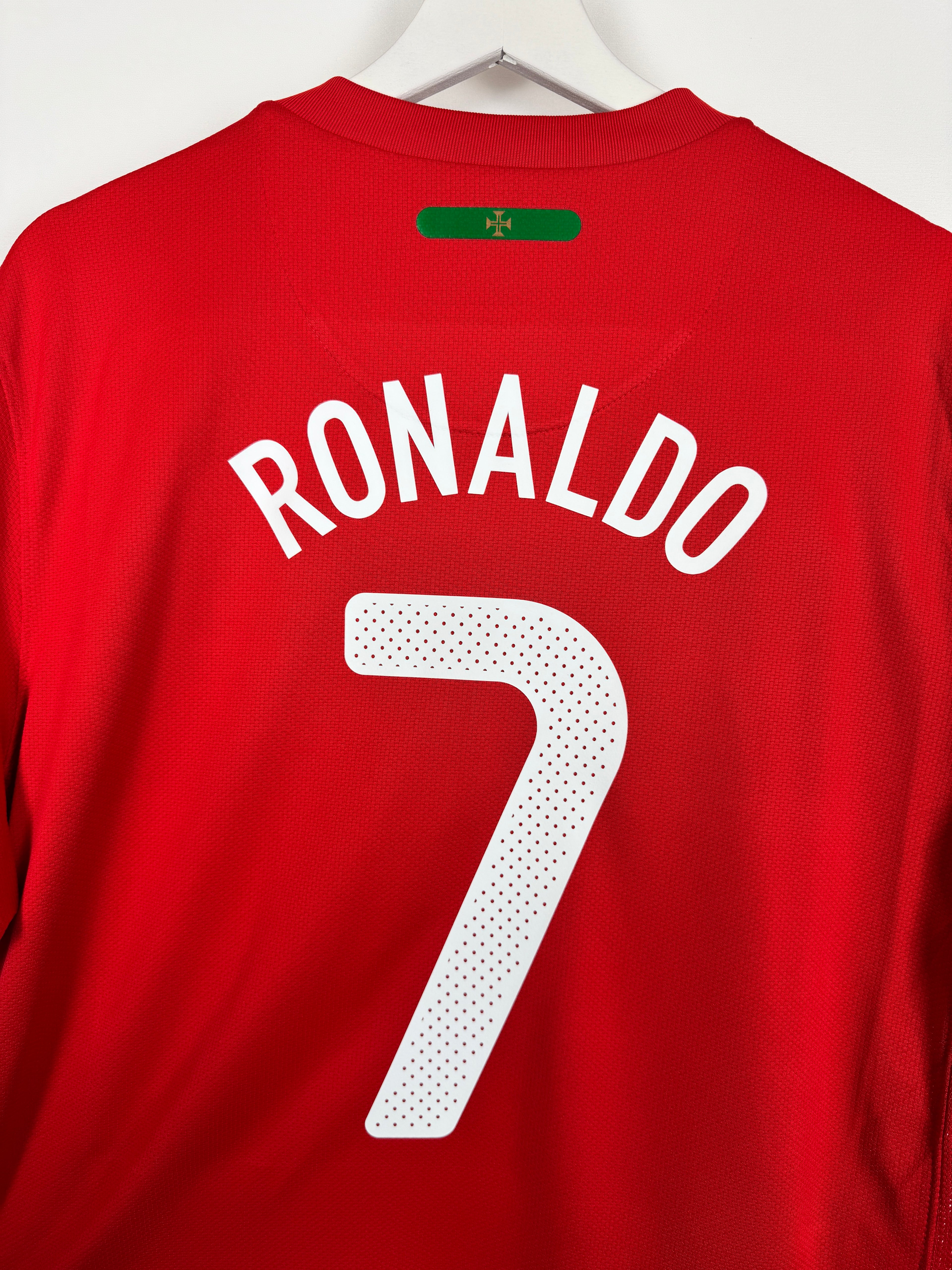 PORTUGAL 2010 HOME FOOTBALL JERSEY - RONALDO #7 (L)