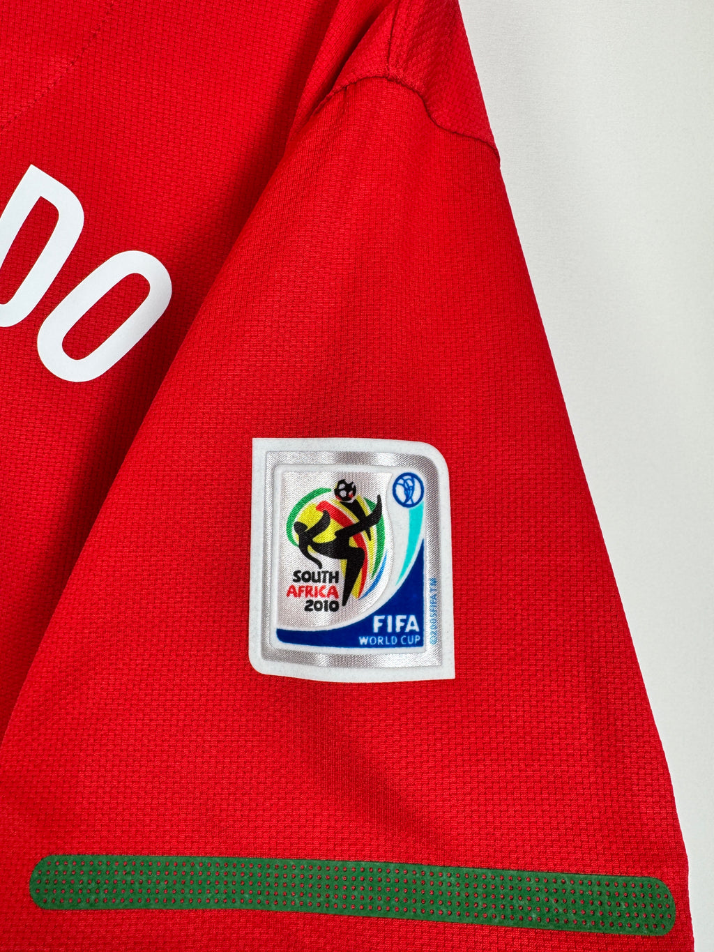 PORTUGAL 2010 HOME FOOTBALL JERSEY - RONALDO #7 (L)