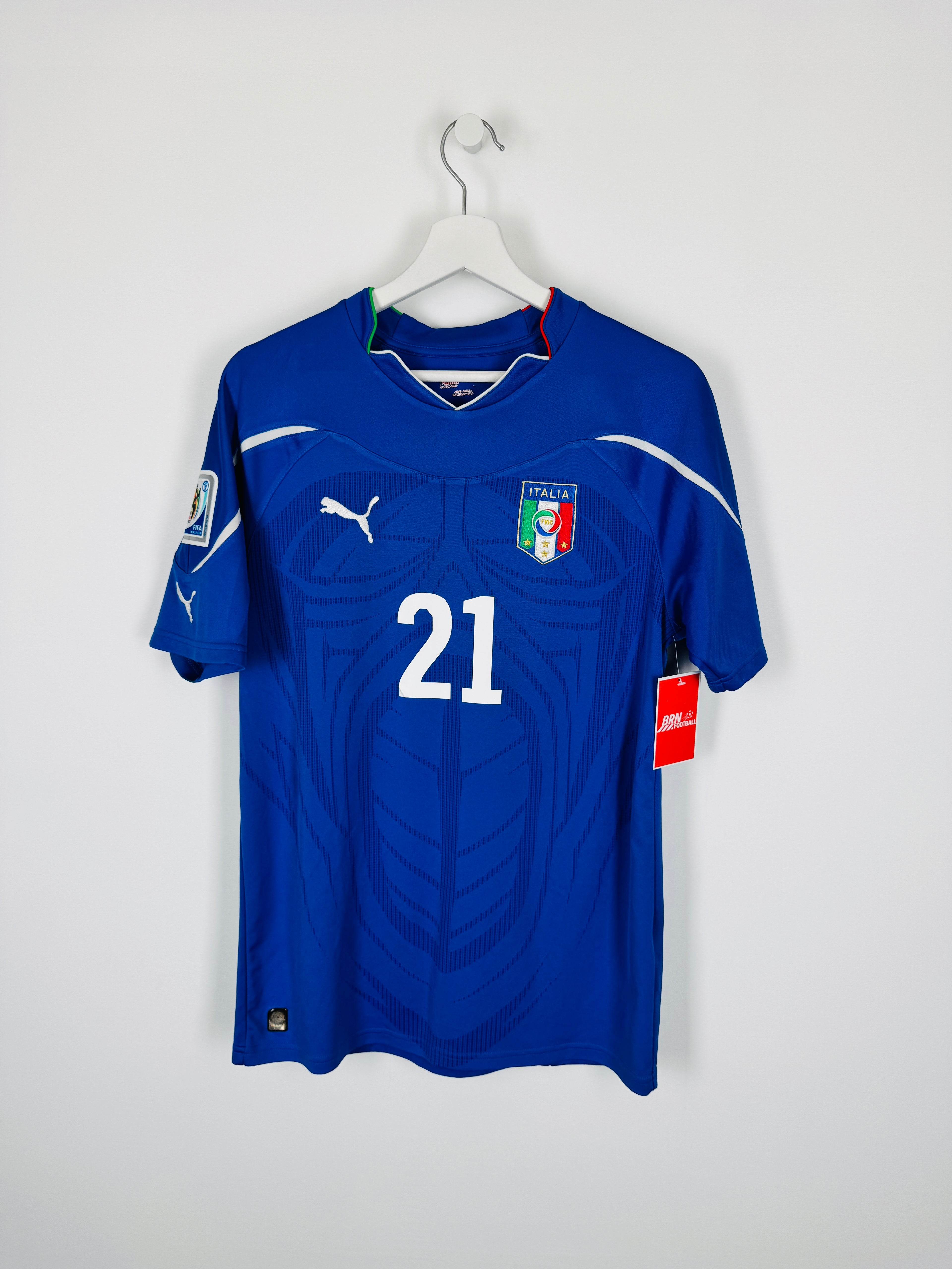 ITALY 2010 HOME FOOTBALL SHIRT - PIRLO #21 (M)