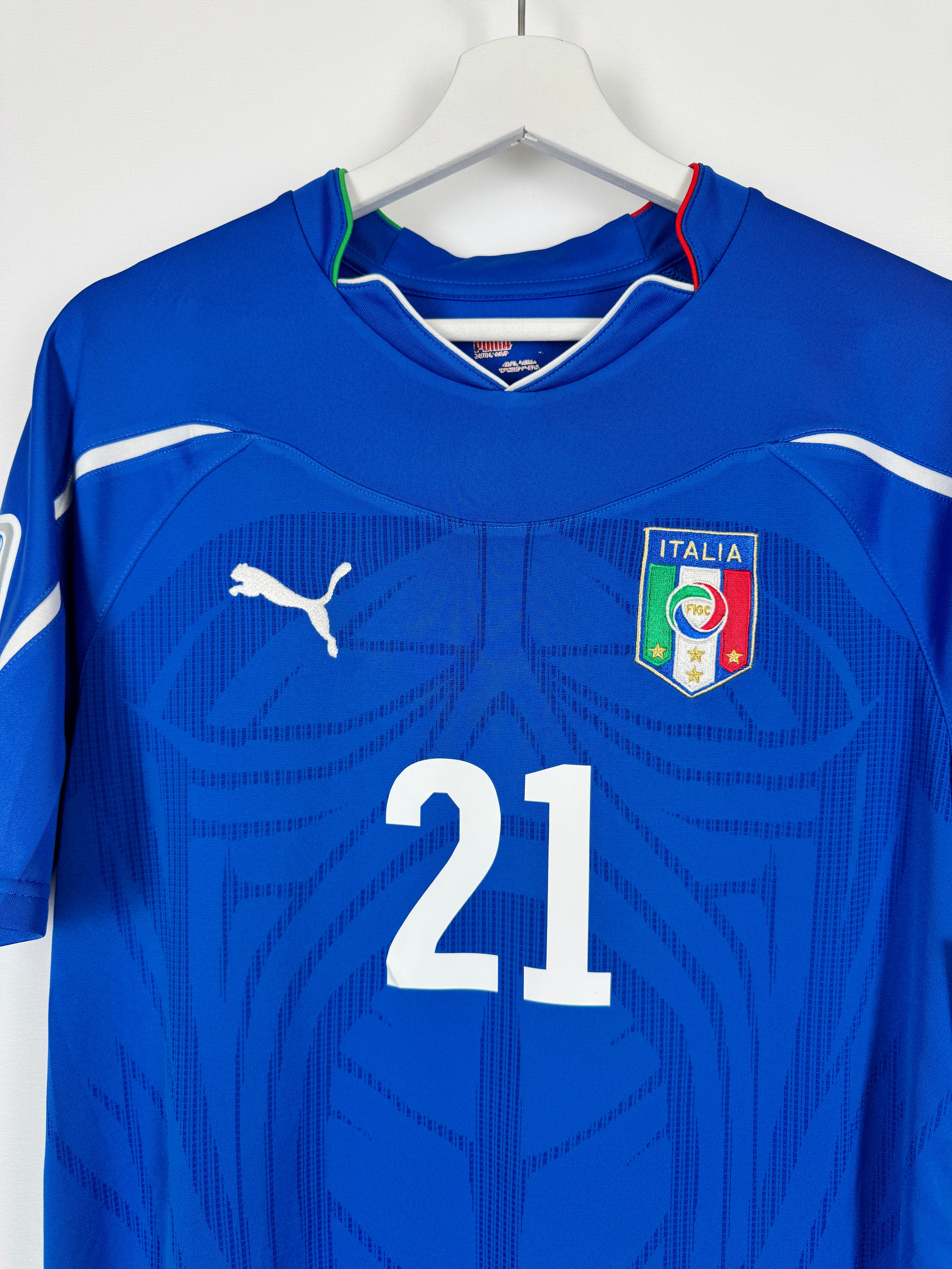 ITALY 2010 HOME FOOTBALL SHIRT - PIRLO #21 (M)
