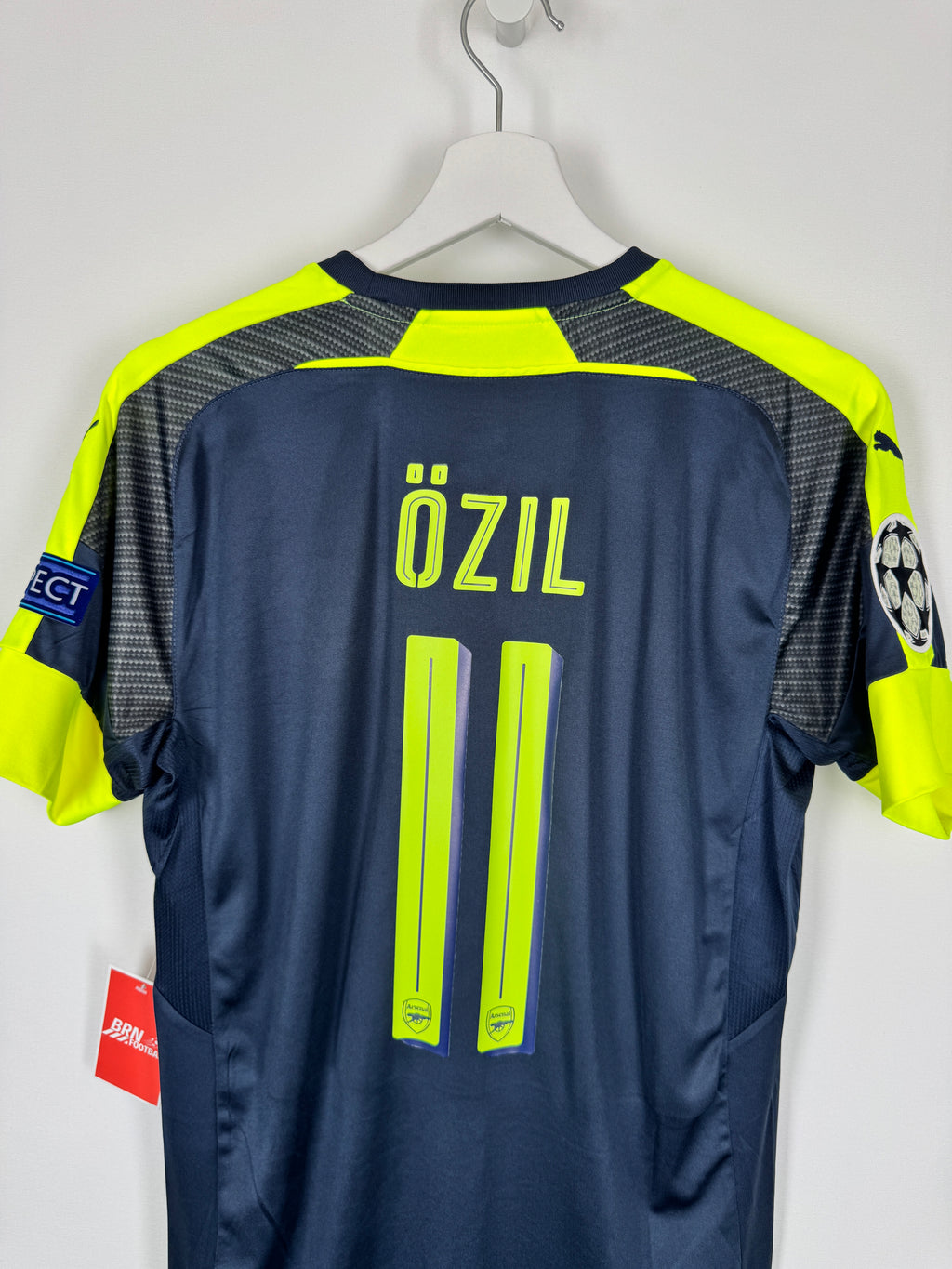 ARSENAL FOOTBALL JERSEY 2016/2017 THIRD - OZIL #11 (S)
