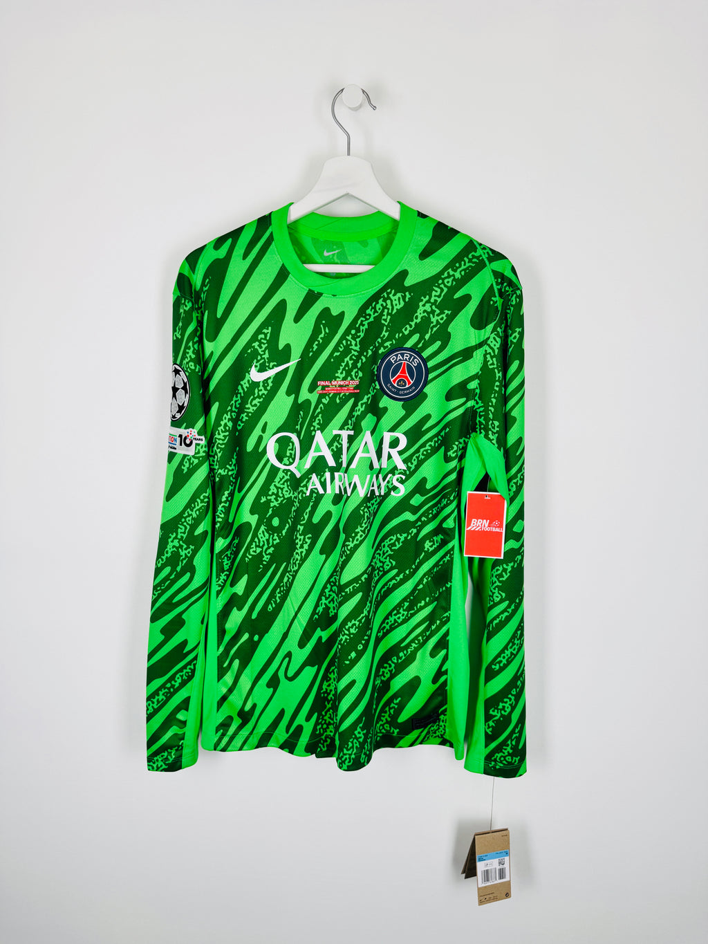 PSG FOOTBALL JERSEY 2024/2025 GOALKEEPER NEW - DONNARUMMA #1 (M)