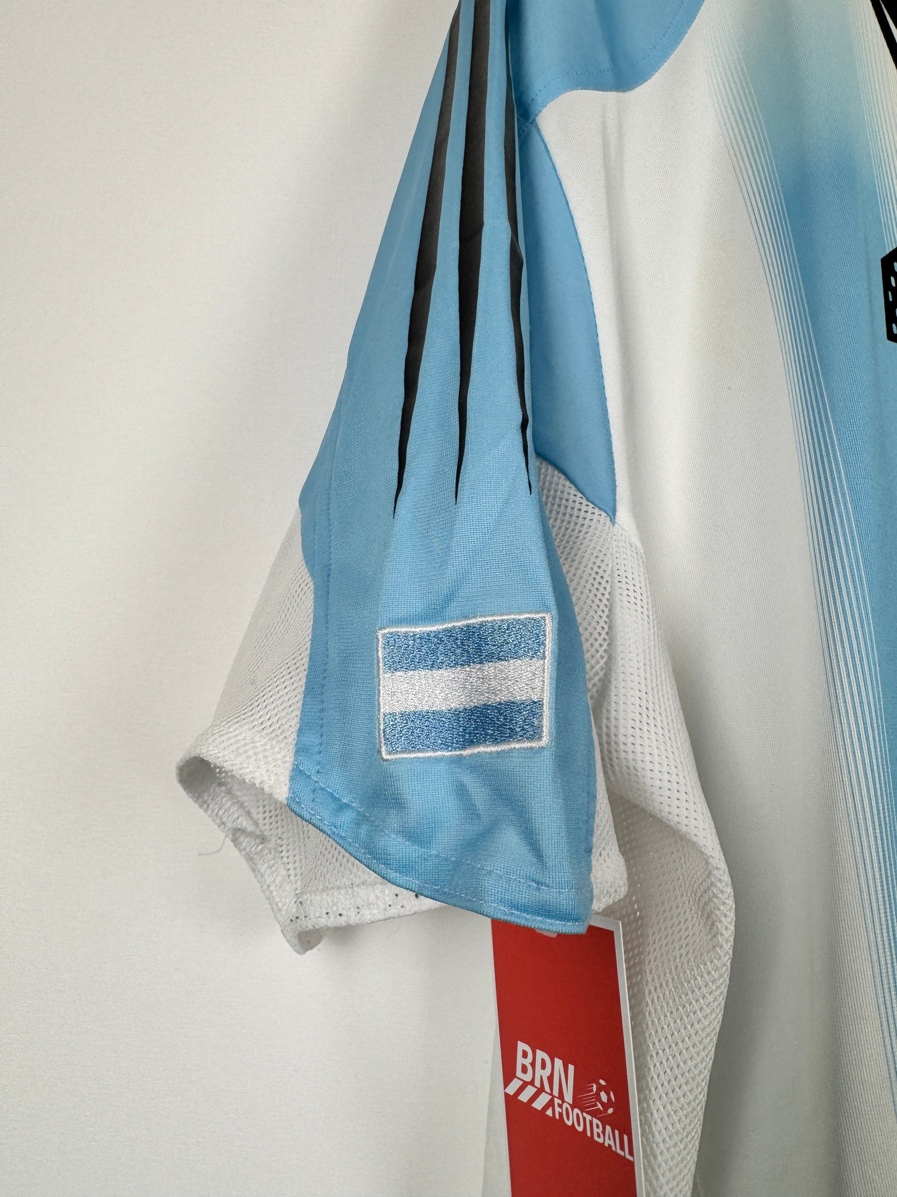 ARGENTINA 2004 HOME FOOTBALL SHIRT - MESSI #18 (XL)
