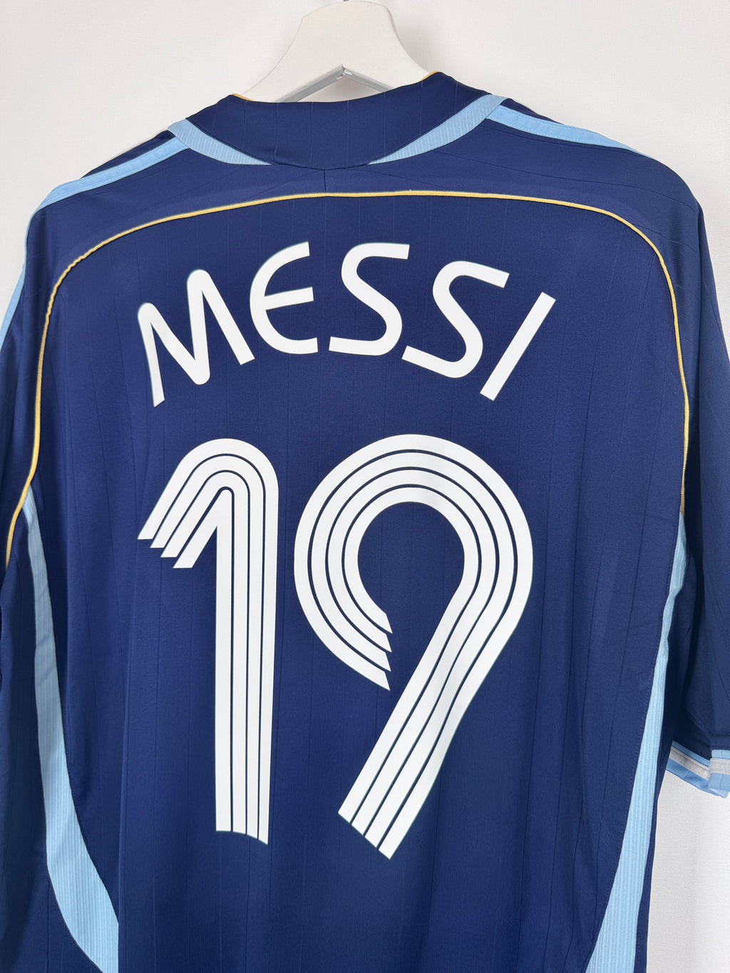 MAILLOT DE FOOTBALL ARGENTINE 2006 EXTÉRIEUR - LEO MESSI #19 (XL)