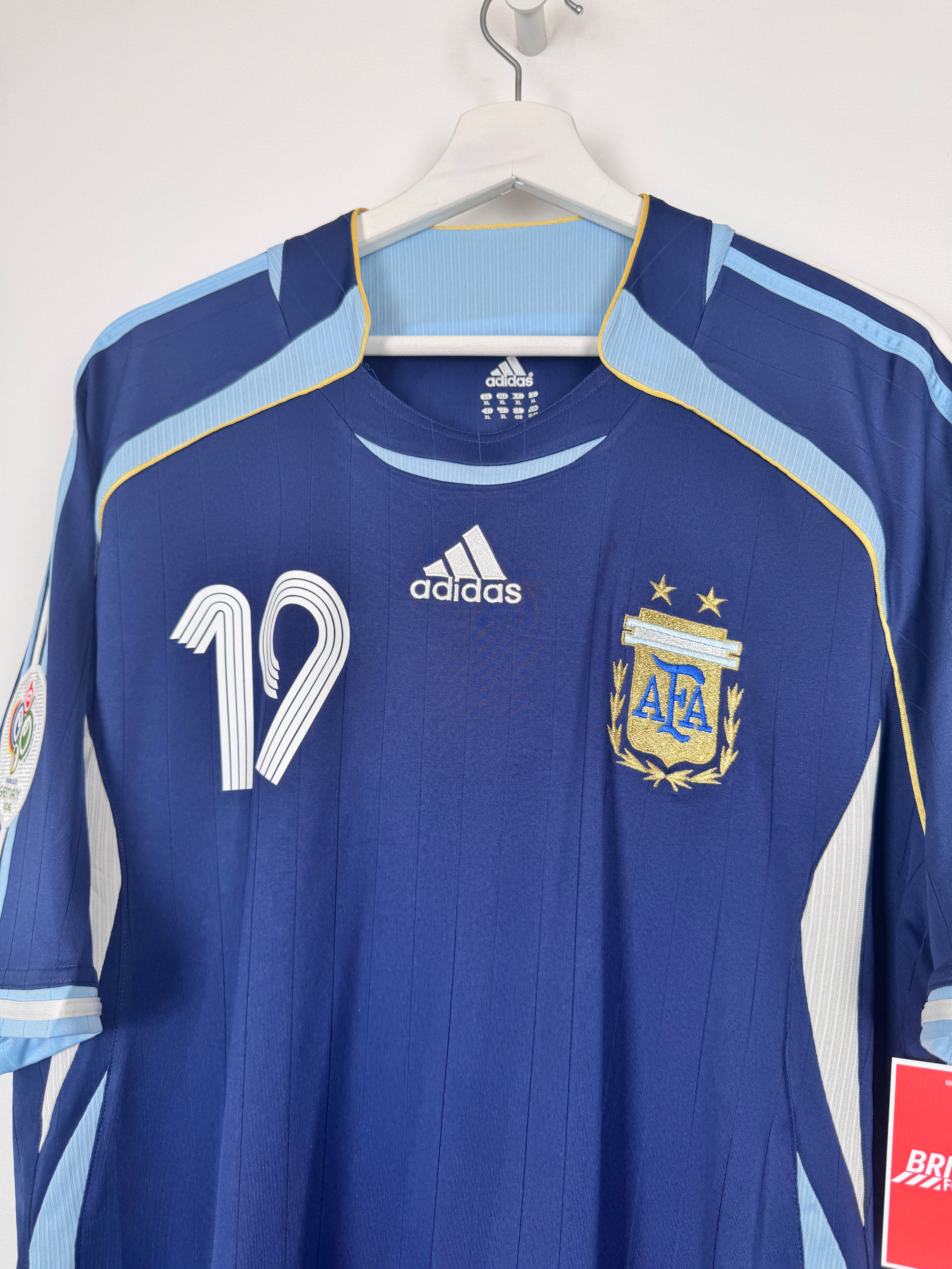 MAILLOT DE FOOTBALL ARGENTINE 2006 EXTÉRIEUR - LEO MESSI #19 (XL)