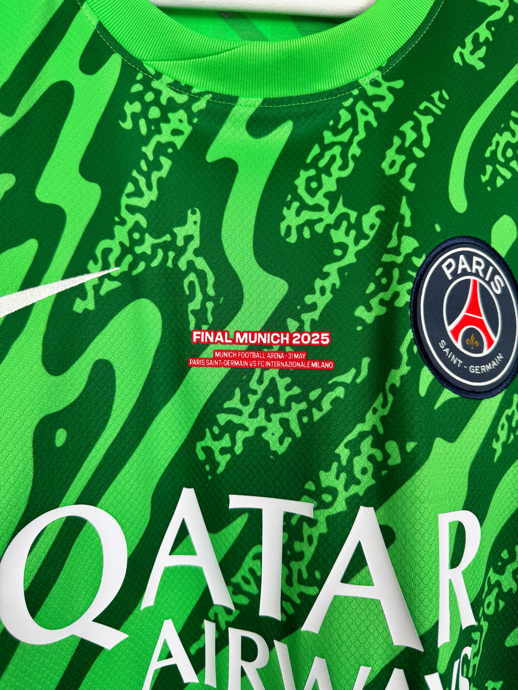 PSG 2024/2025 FOOTBALL JERSEY GOALKEEPER - DONNARUMMA #1 (L)