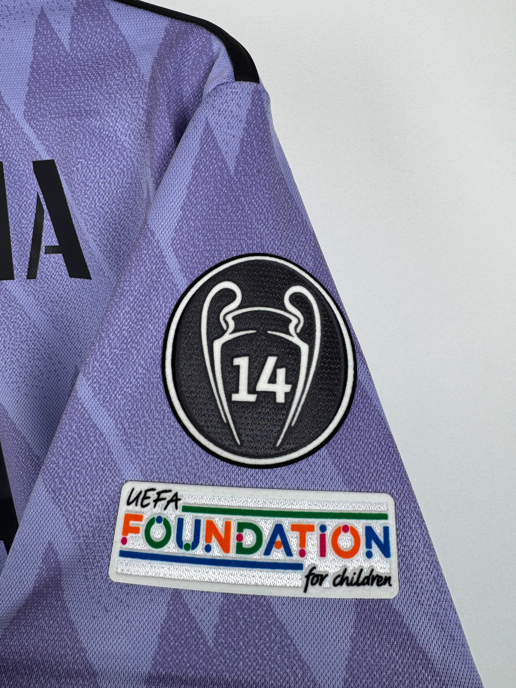 REAL MADRID 2022/2023 AWAY FOOTBALL JERSEY - BENZEMA #9 (M)