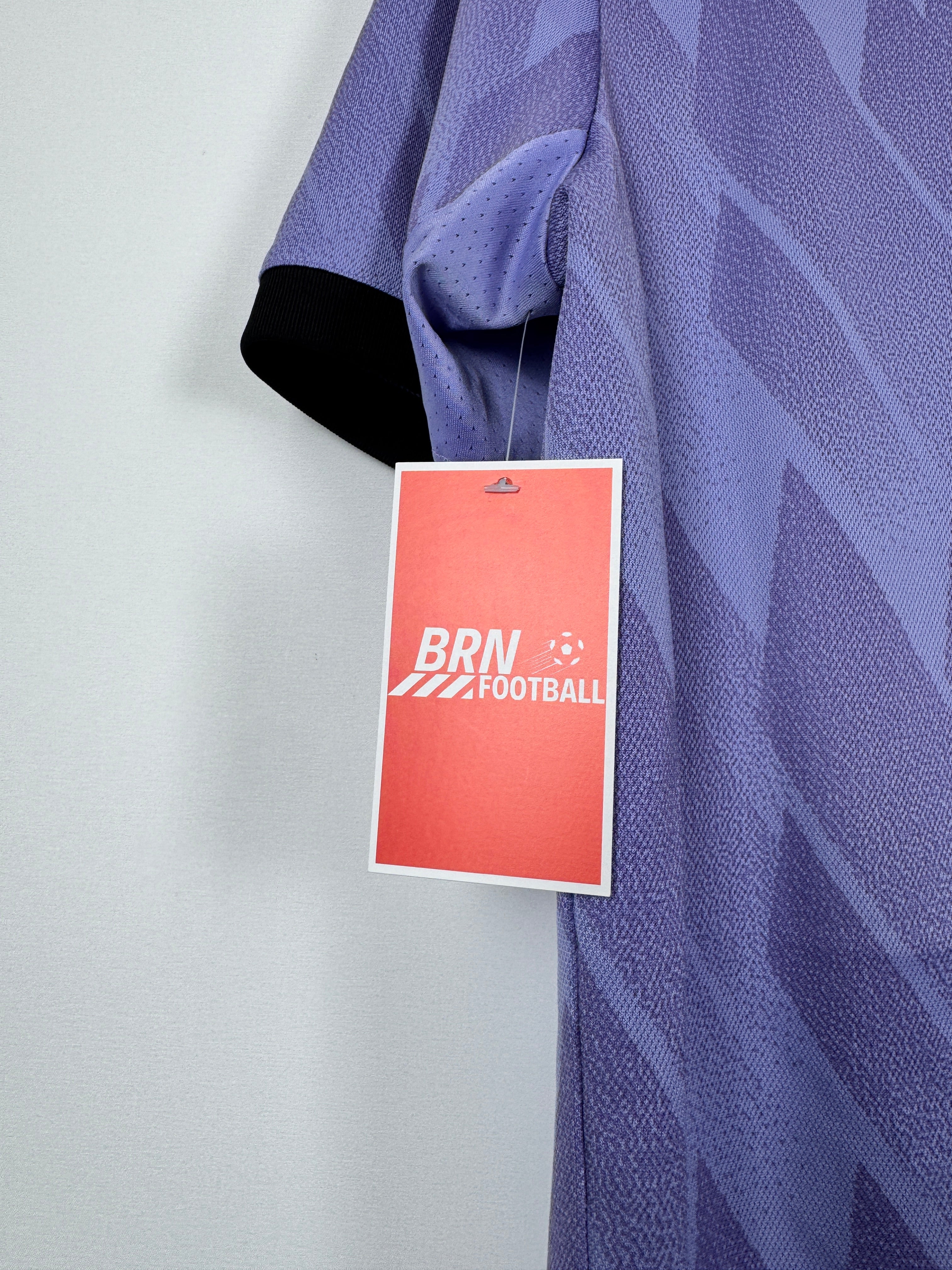 REAL MADRID 2022/2023 AWAY FOOTBALL JERSEY - BENZEMA #9 (M)