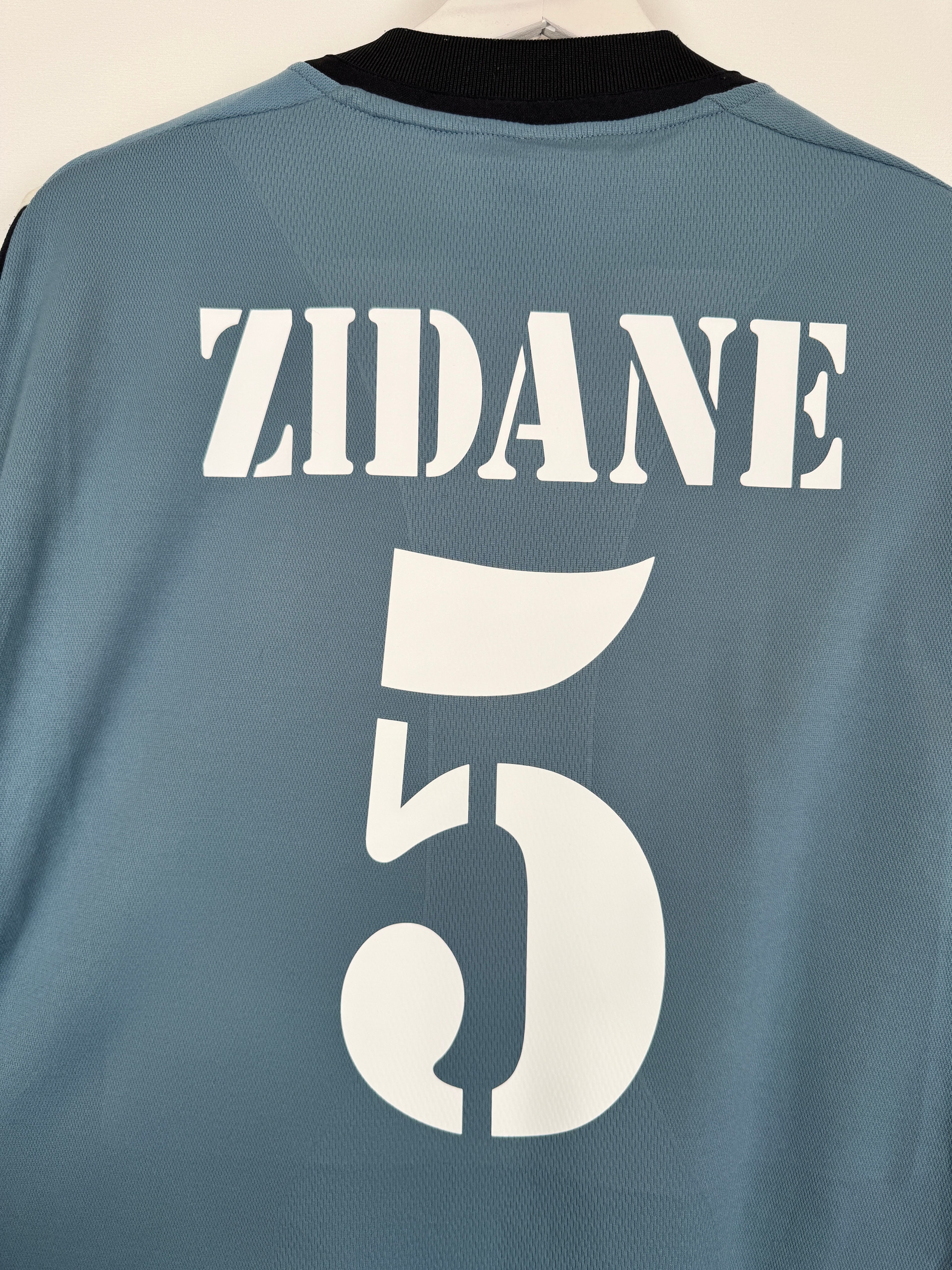 REAL MADRID 2001/2002 THIRD FOOTBALL SHIRT - ZIDANE #5 (XL)