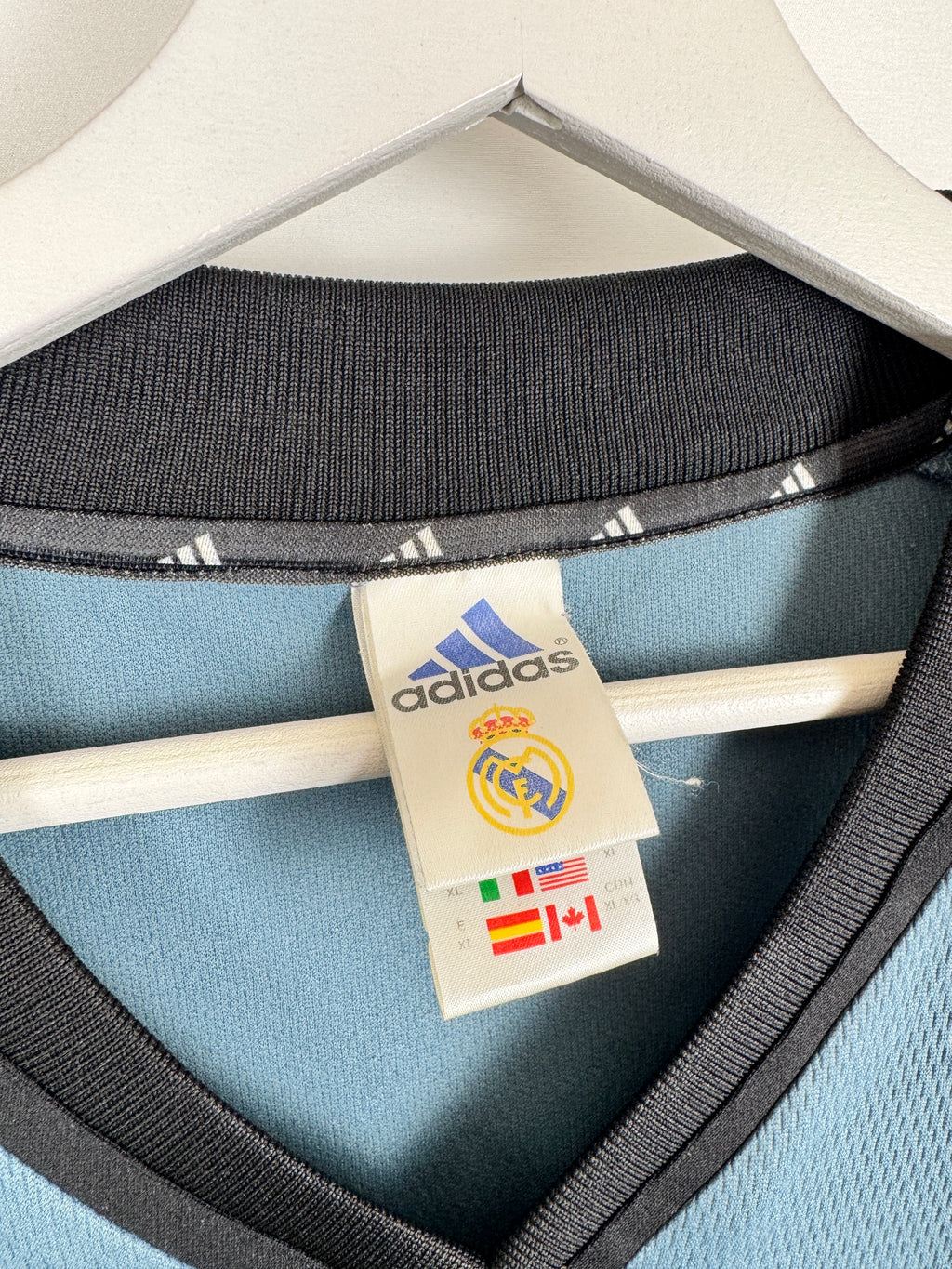 REAL MADRID 2001/2002 THIRD FOOTBALL SHIRT - ZIDANE #5 (XL)