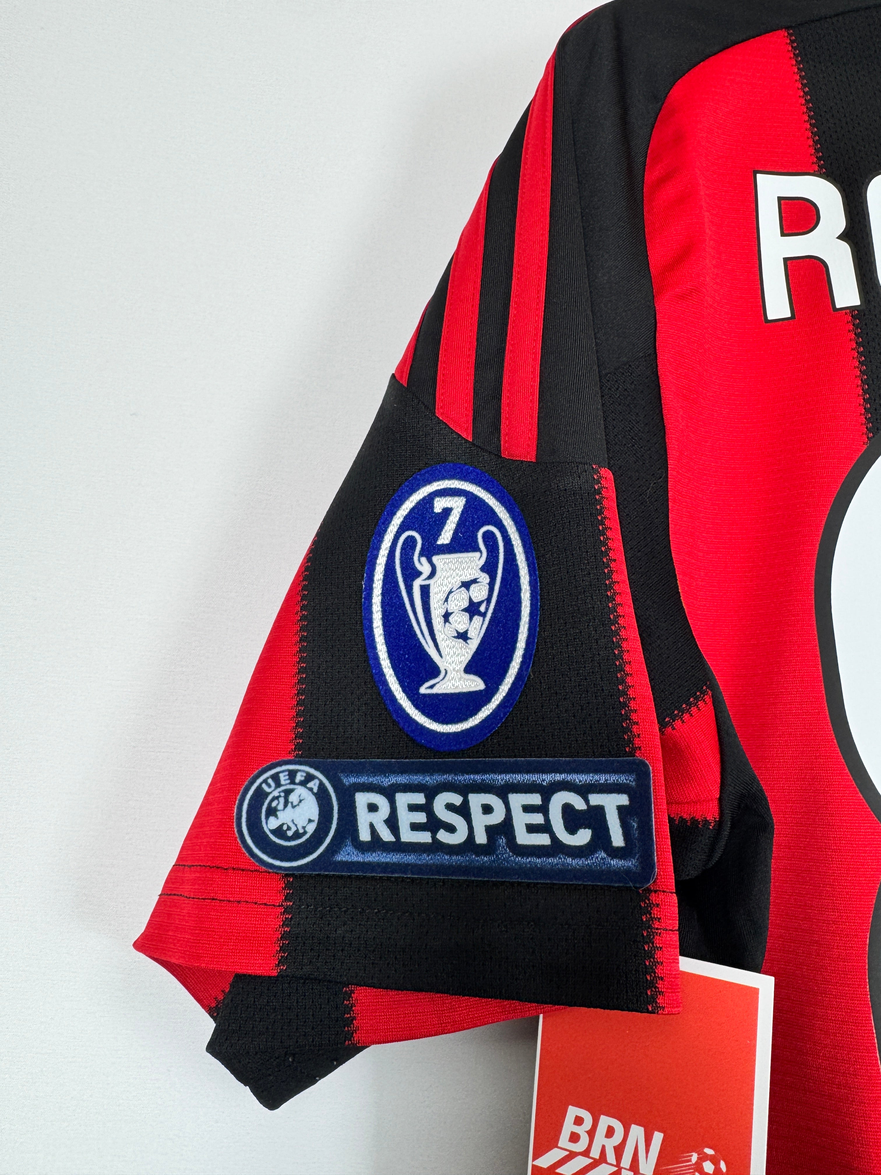 AC MILAN 2010/2011 HOME FOOTBALL SHIRT - RONALDINHO #80 (M)