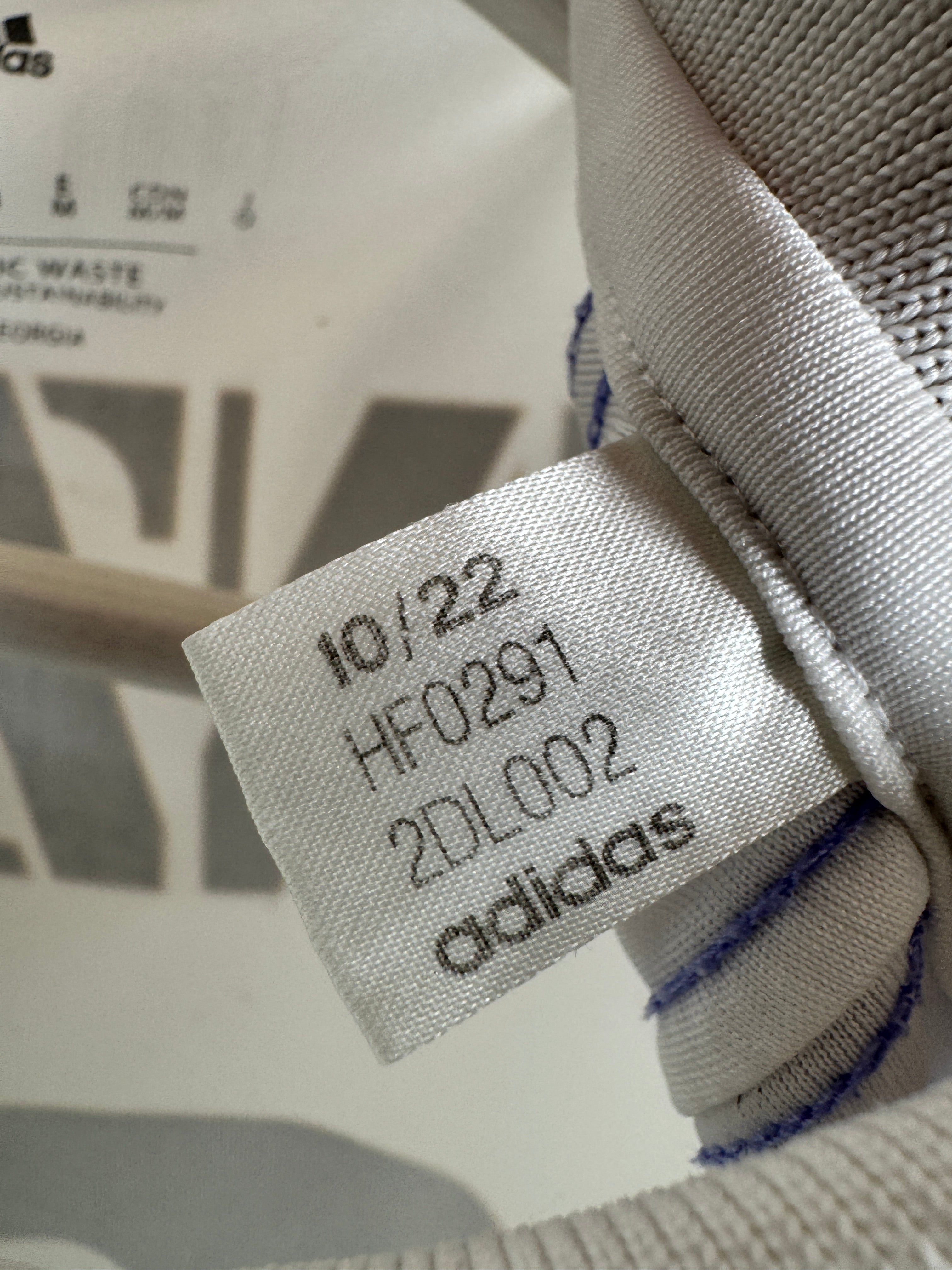 REAL MADRID 2022/2023 HOME FOOTBALL JERSEY - BENZEMA #9 BALLON D'OR (M)