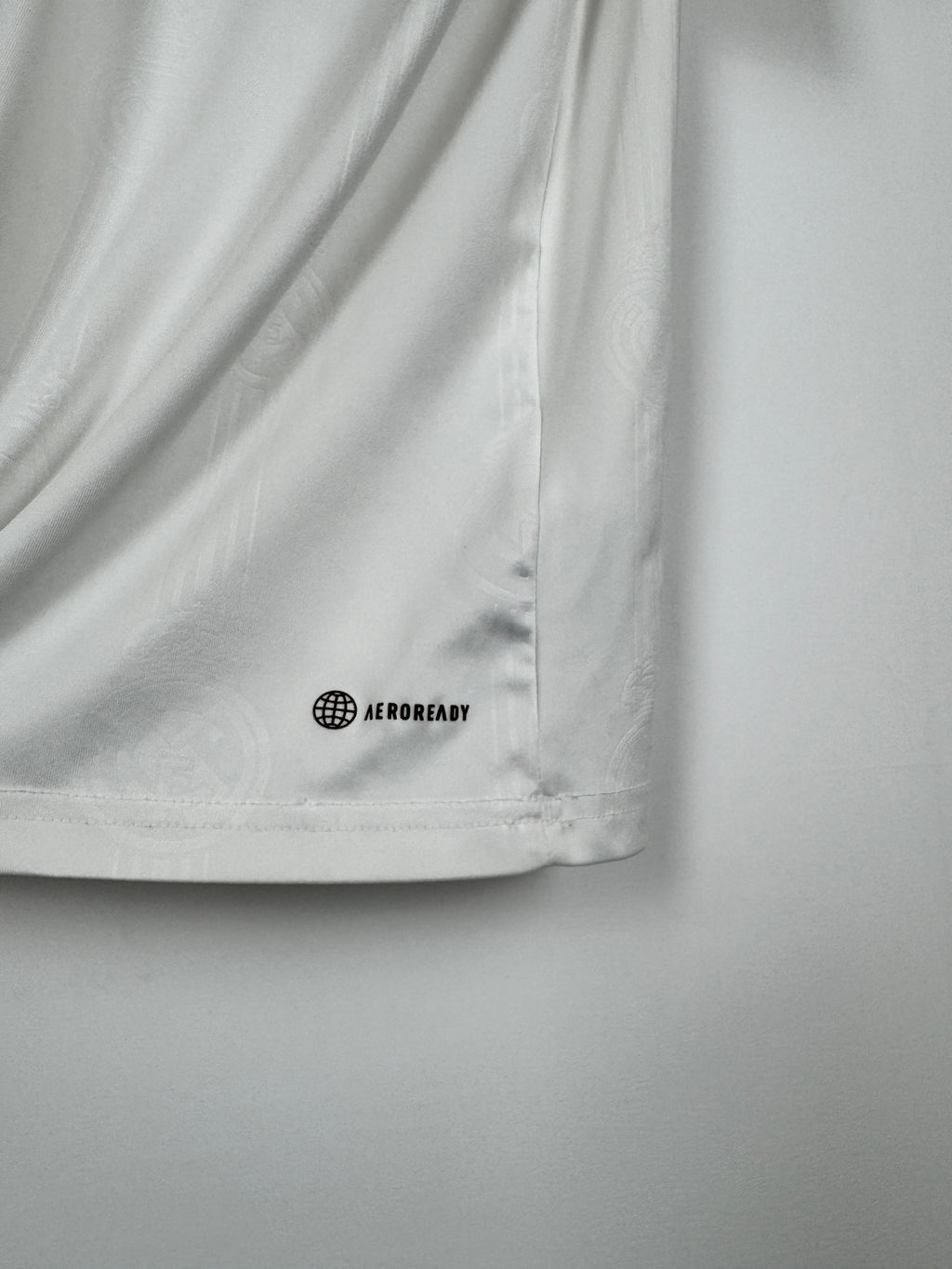 REAL MADRID 2022/2023 HOME FOOTBALL JERSEY - BENZEMA #9 BALLON D'OR (M)