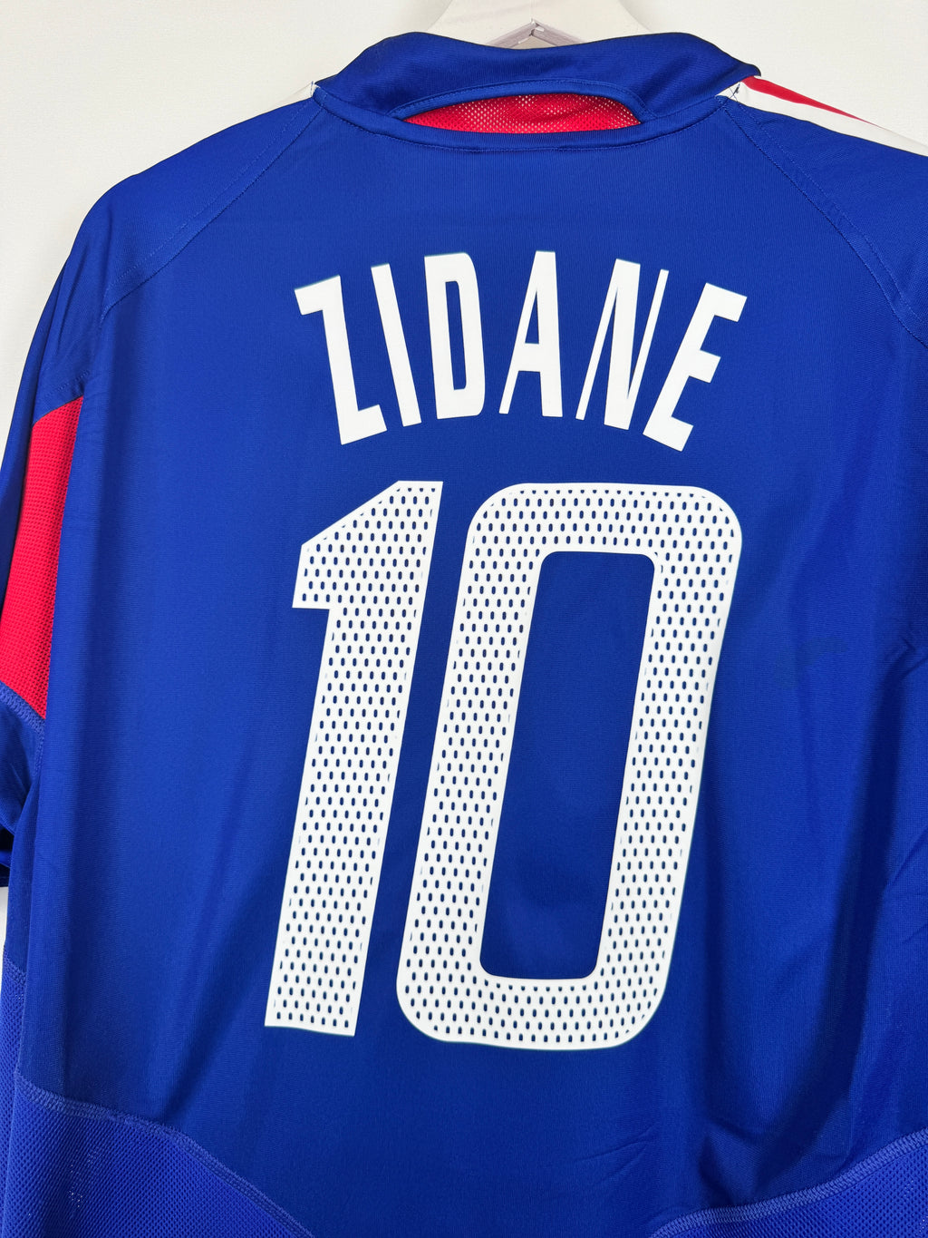 FRANCE NATIONAL FOOTBALL TEAM 2004 HOME JERSEY - ZIDANE #10 (XL)
