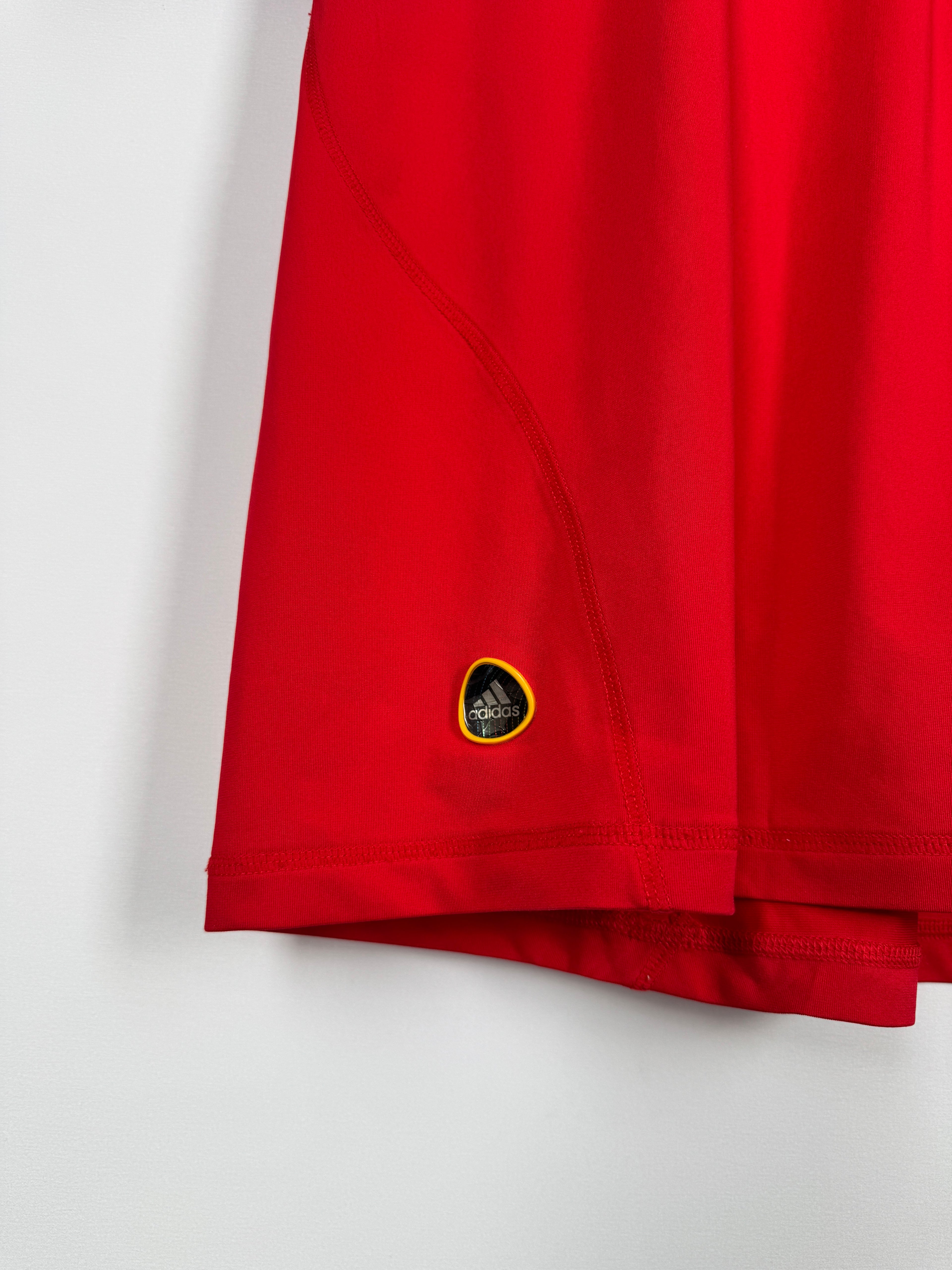 SPAIN 2010 HOME FOOTBALL SHIRT - A. INIESTA #6 (S)